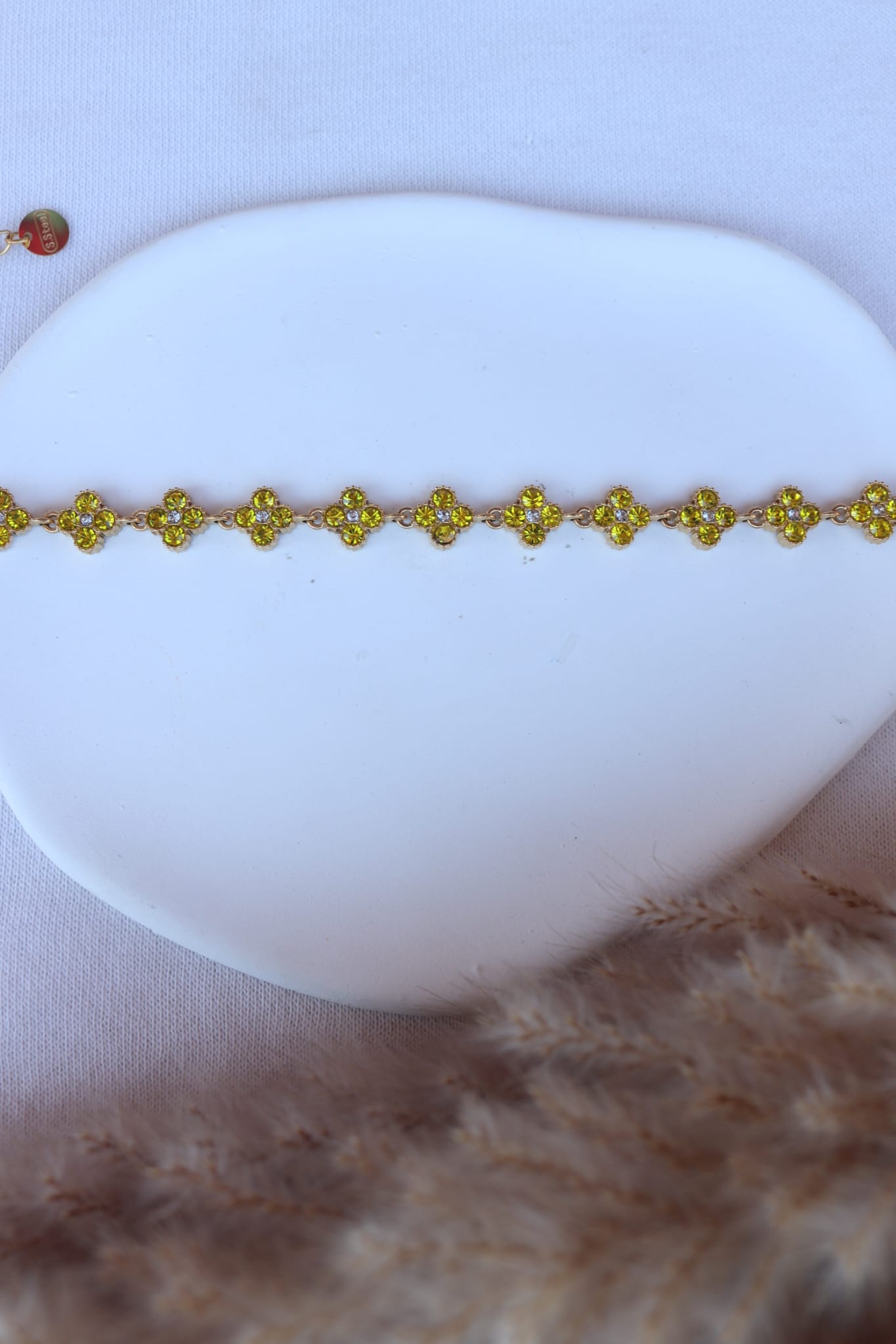 Pulseira de Aço Dourado Inspiração Swarovski de Trevo com Brilhantes Amarelos