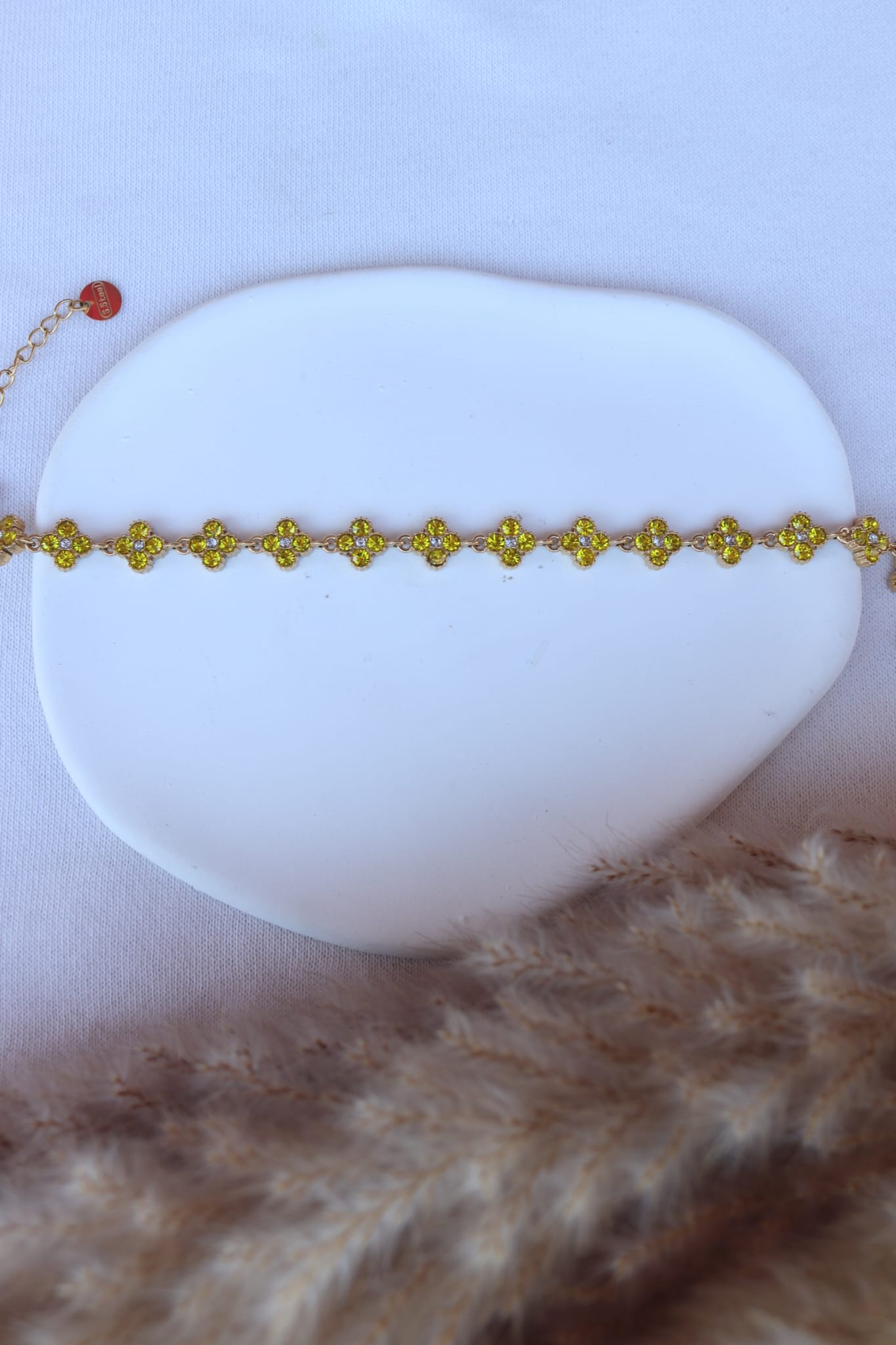 Pulseira de Aço Dourado Inspiração Swarovski de Trevo com Brilhantes Amarelos