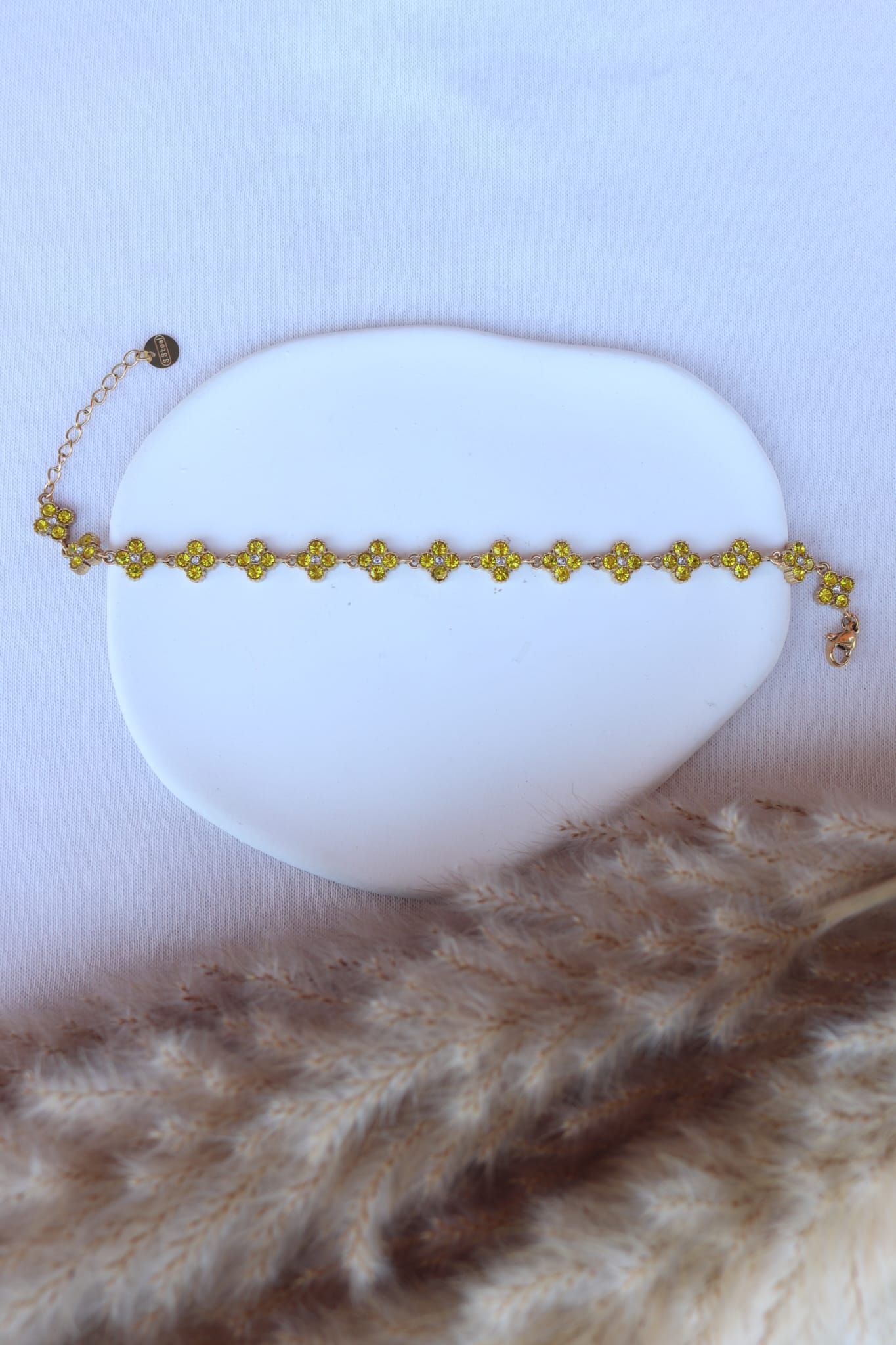 Pulseira de Aço Dourado Inspiração Swarovski de Trevo com Brilhantes Amarelos