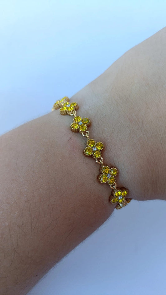 Pulseira de Aço Dourado Inspiração Swarovski de Trevo com Brilhantes Amarelos