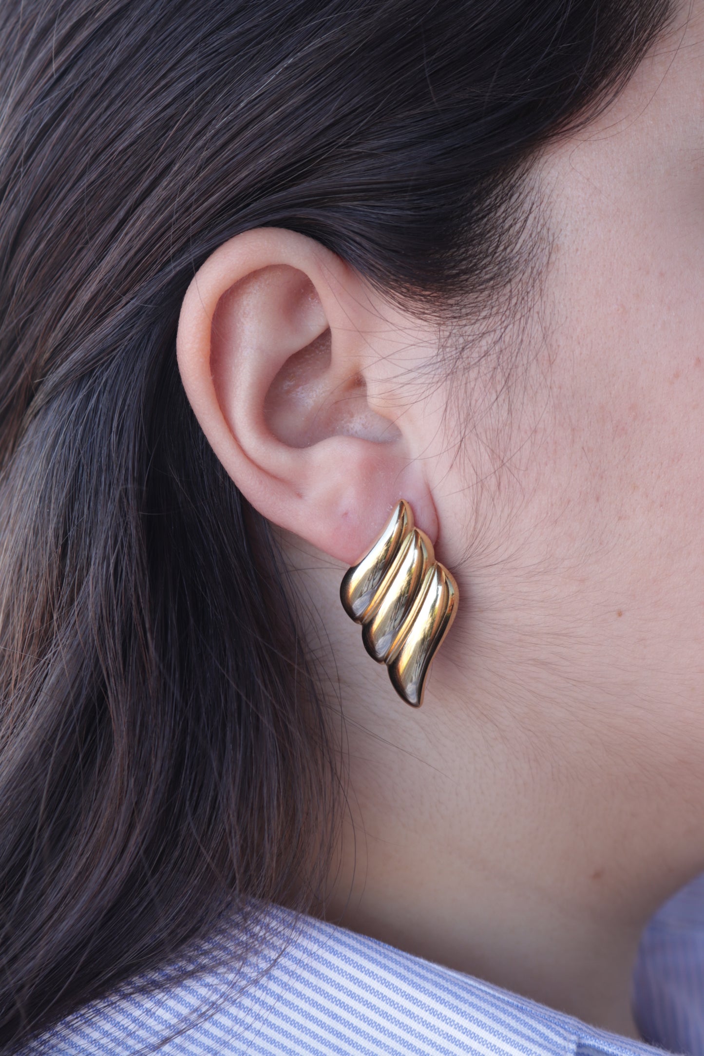 Brincos de Aço Dourado com Textura