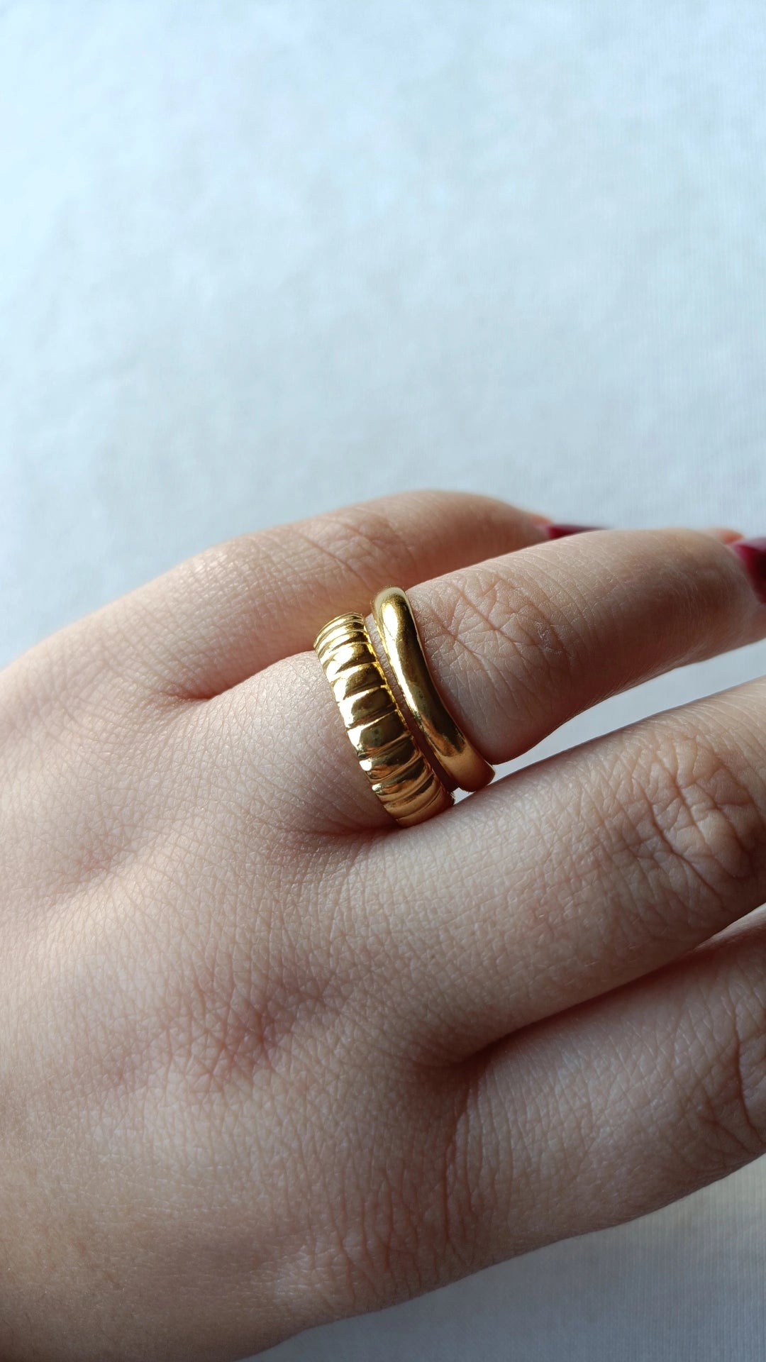 Anel de Aço Dourado de Ondas Duplo