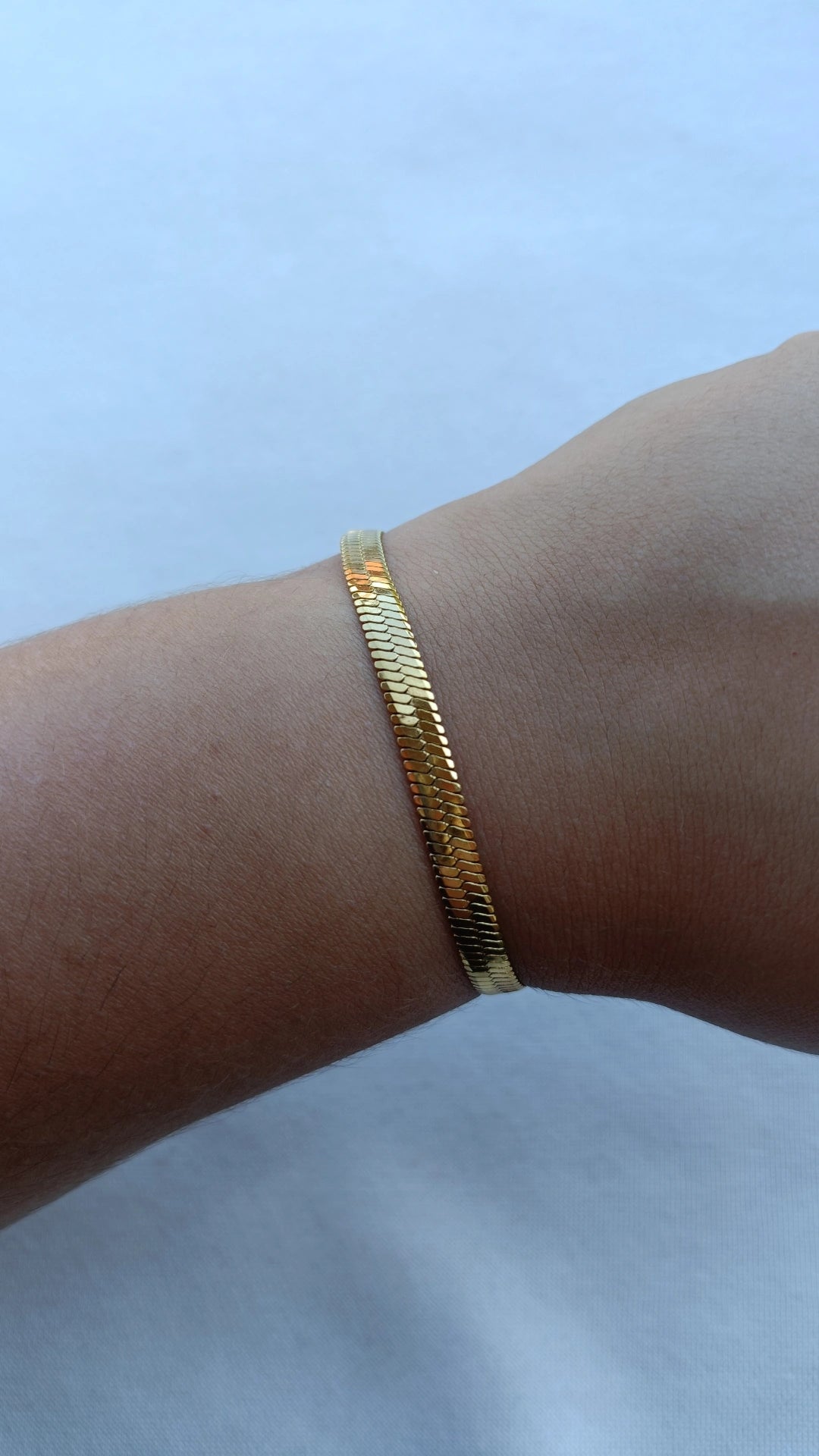 Pulseira de Aço Dourado de Malha Média Lisa