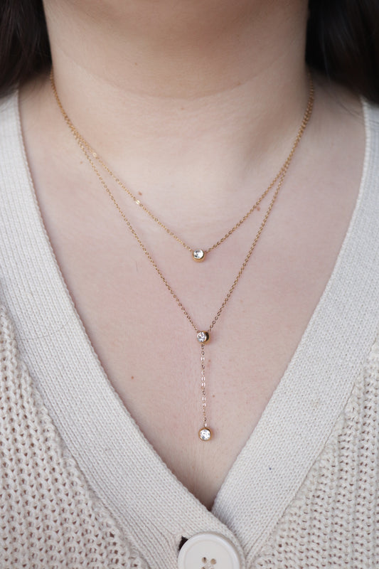 Colar de Aço Dourado Triplo com 3 Brilhantes