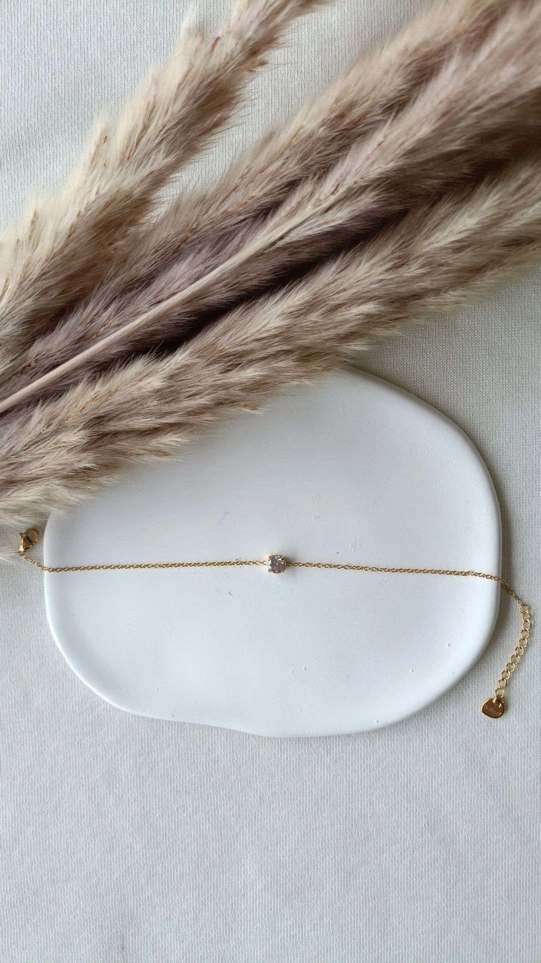 Pulseira de Aço Dourado com Zircônia