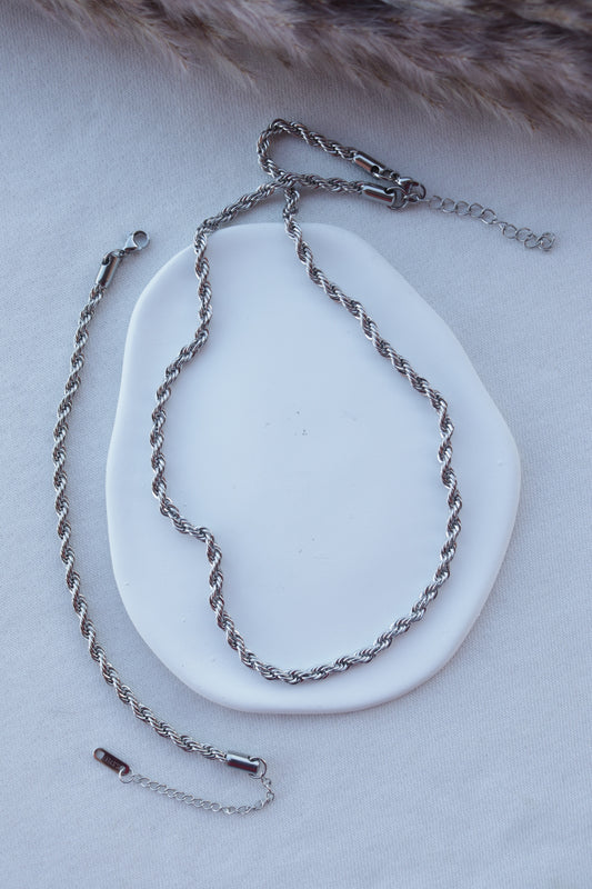 Conjunto Prateado de Corrente Entrelaçada Média