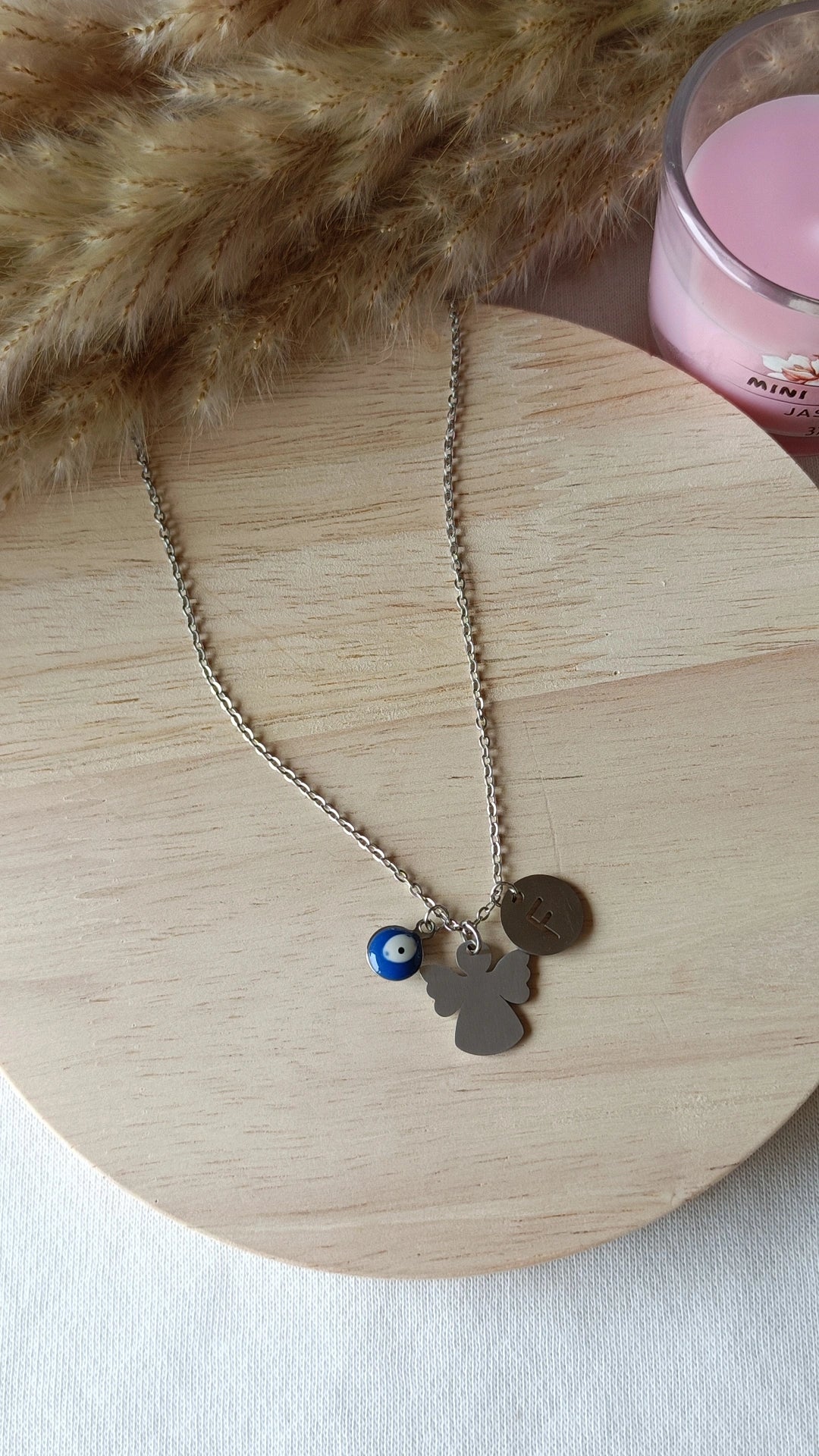 Colar de Aço Prateado de Anjo + Inicial e Olho Turco