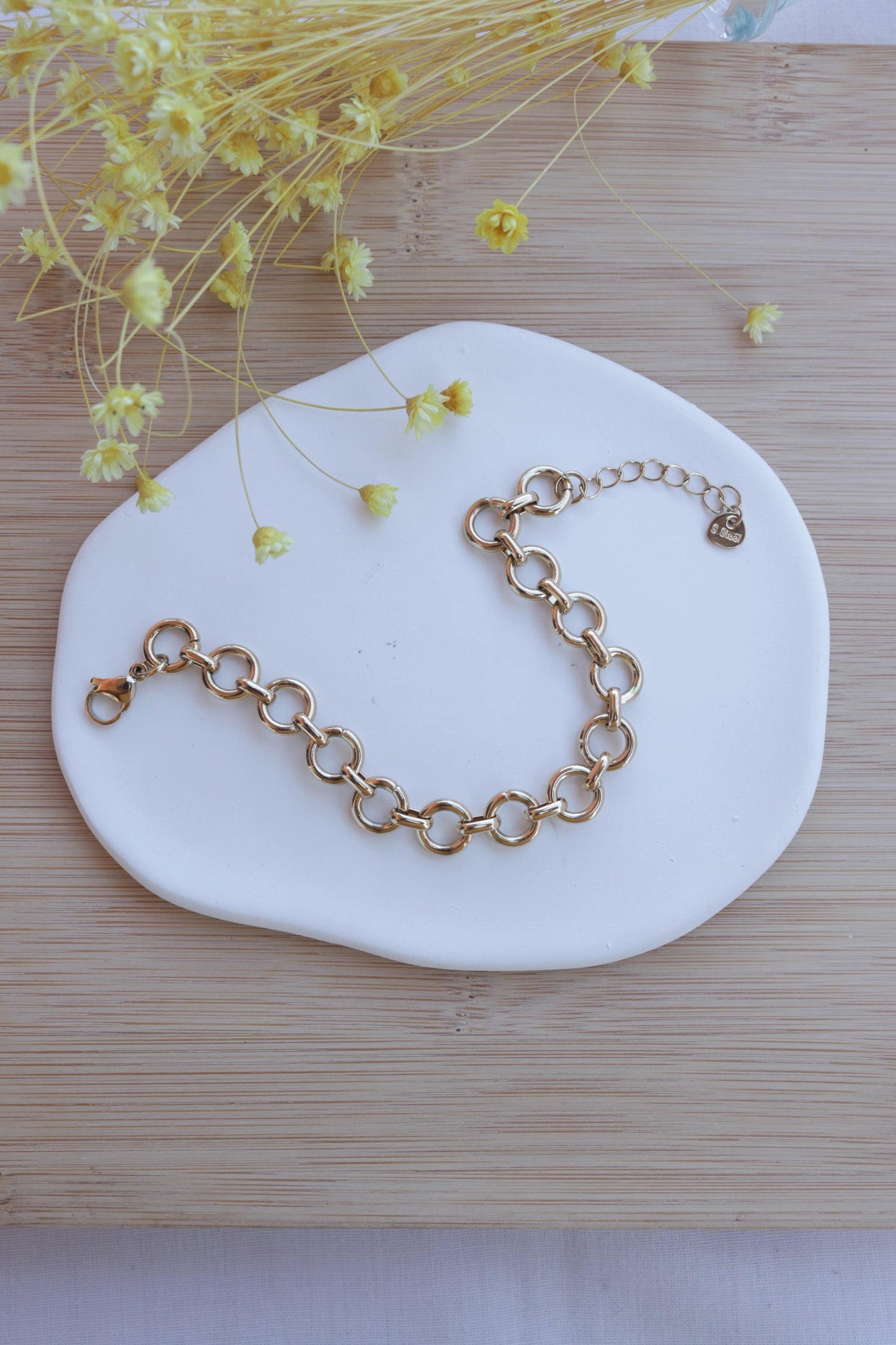 Pulseira de Aço Dourado de Elos Circulares