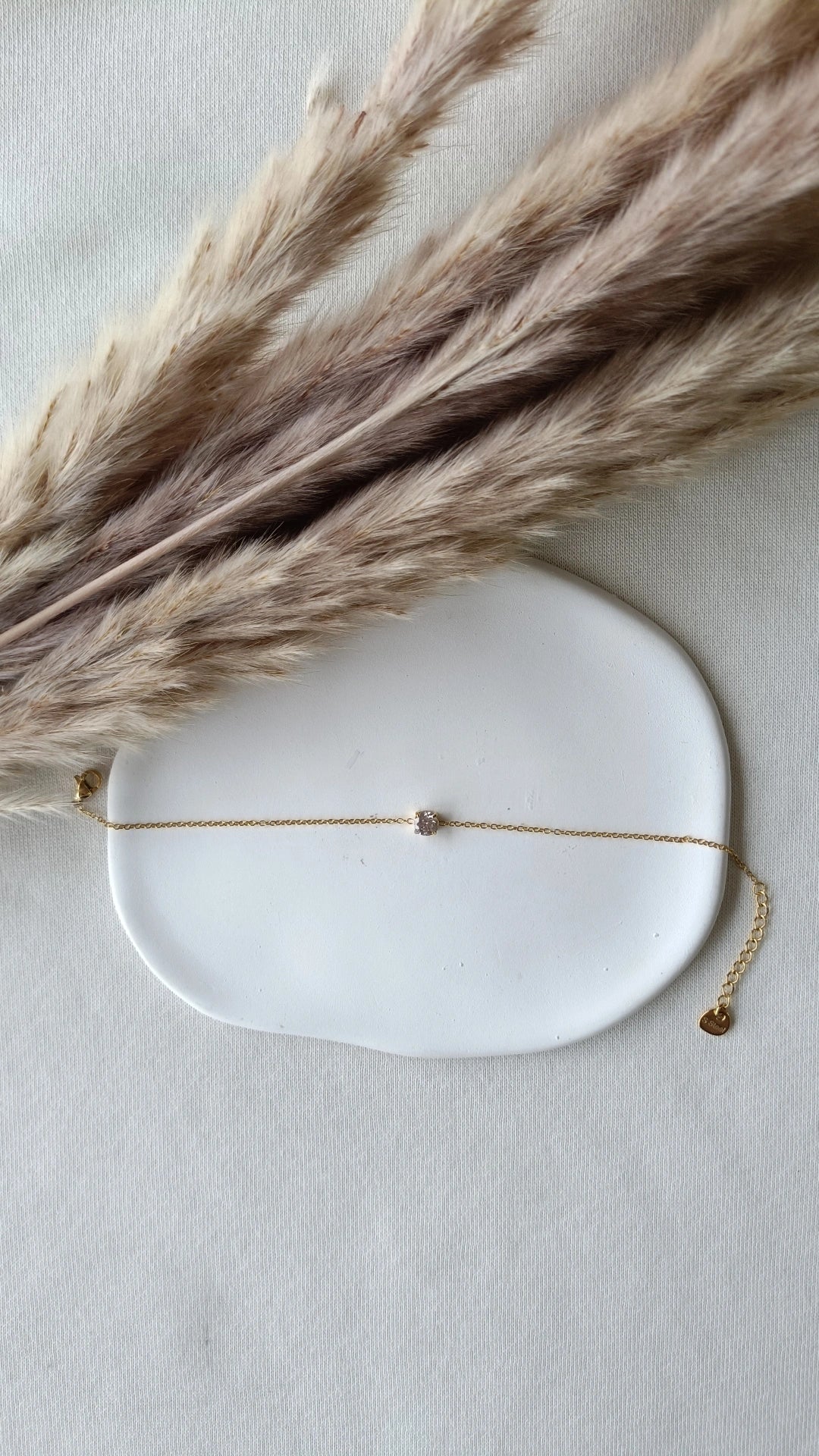 Pulseira de Aço Dourado com Zircônia