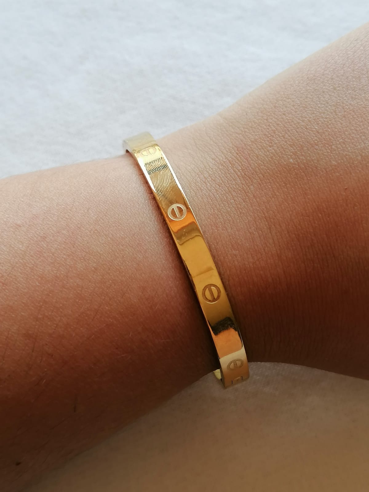 Pulseira de Aço Dourado Rígida Simples