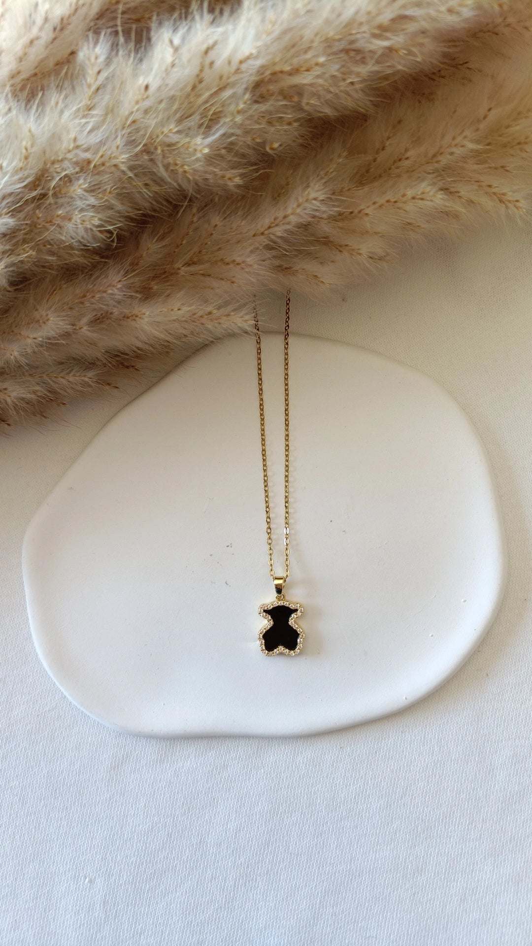 Colar de Aço Dourado de Urso Preto com Brilhantes