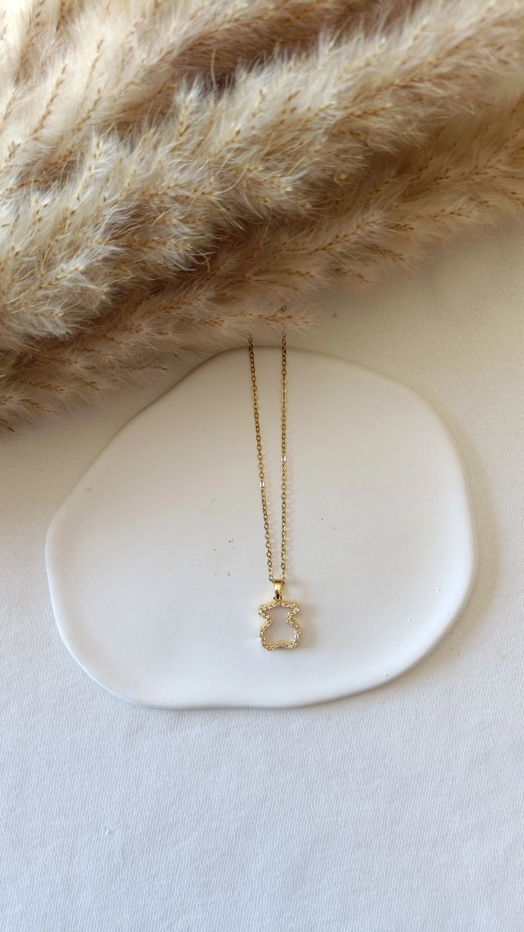 Colar de Aço Dourado de Urso Branco com Brilhantes