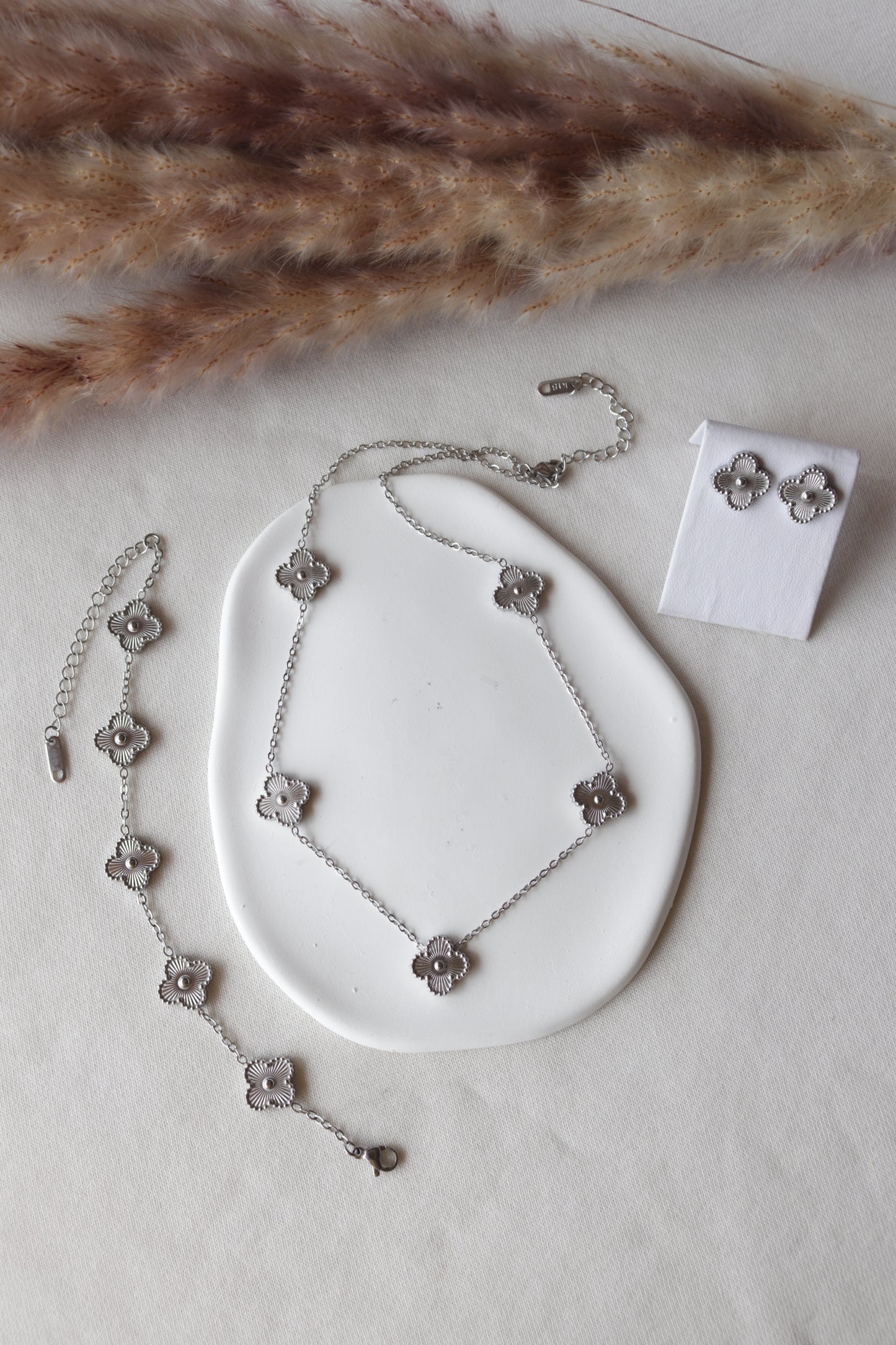Conjunto de 5 Trevos Prateados