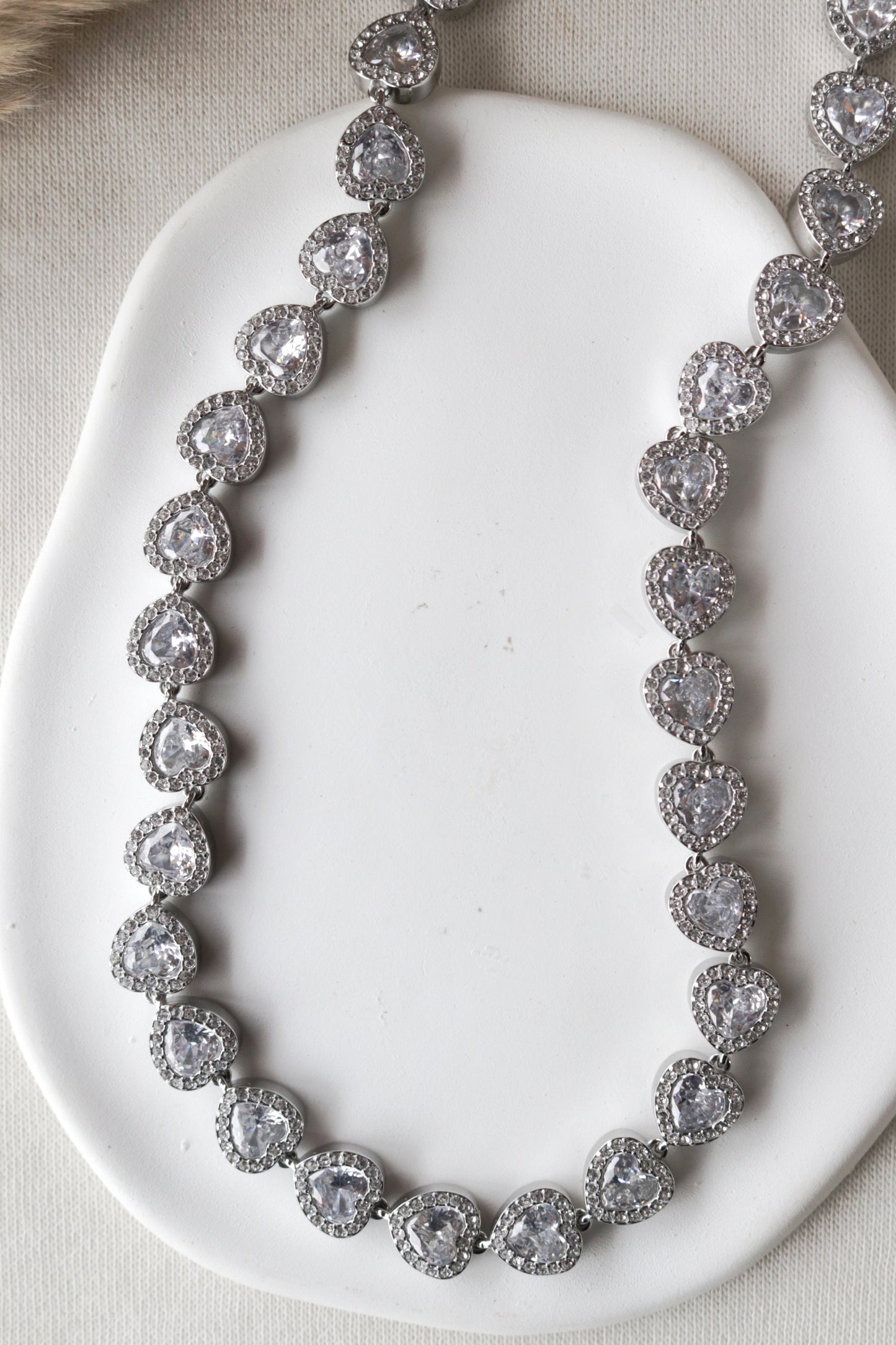 Colar de Aço Prateado de Corações Inspiração Swarovski