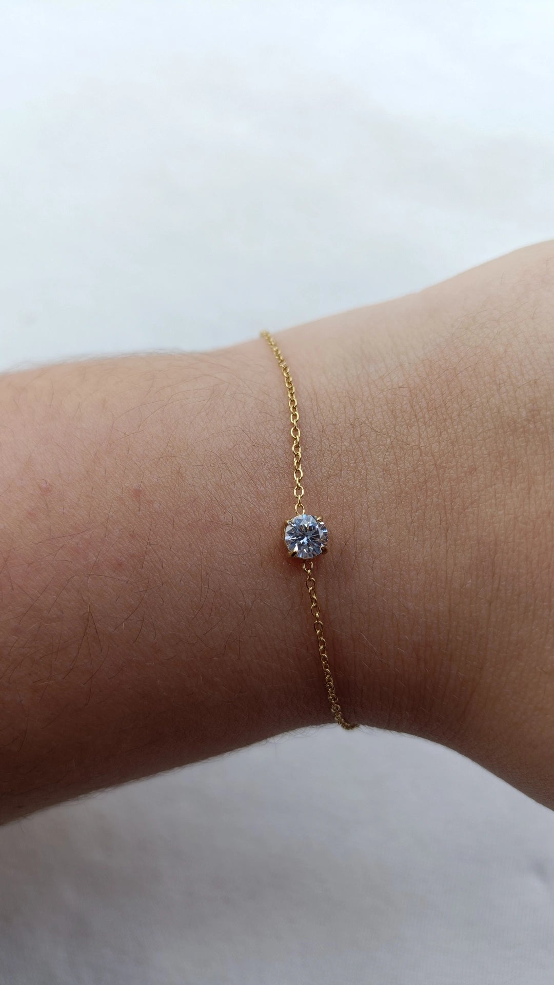 Pulseira de Aço Dourado com Zircônia