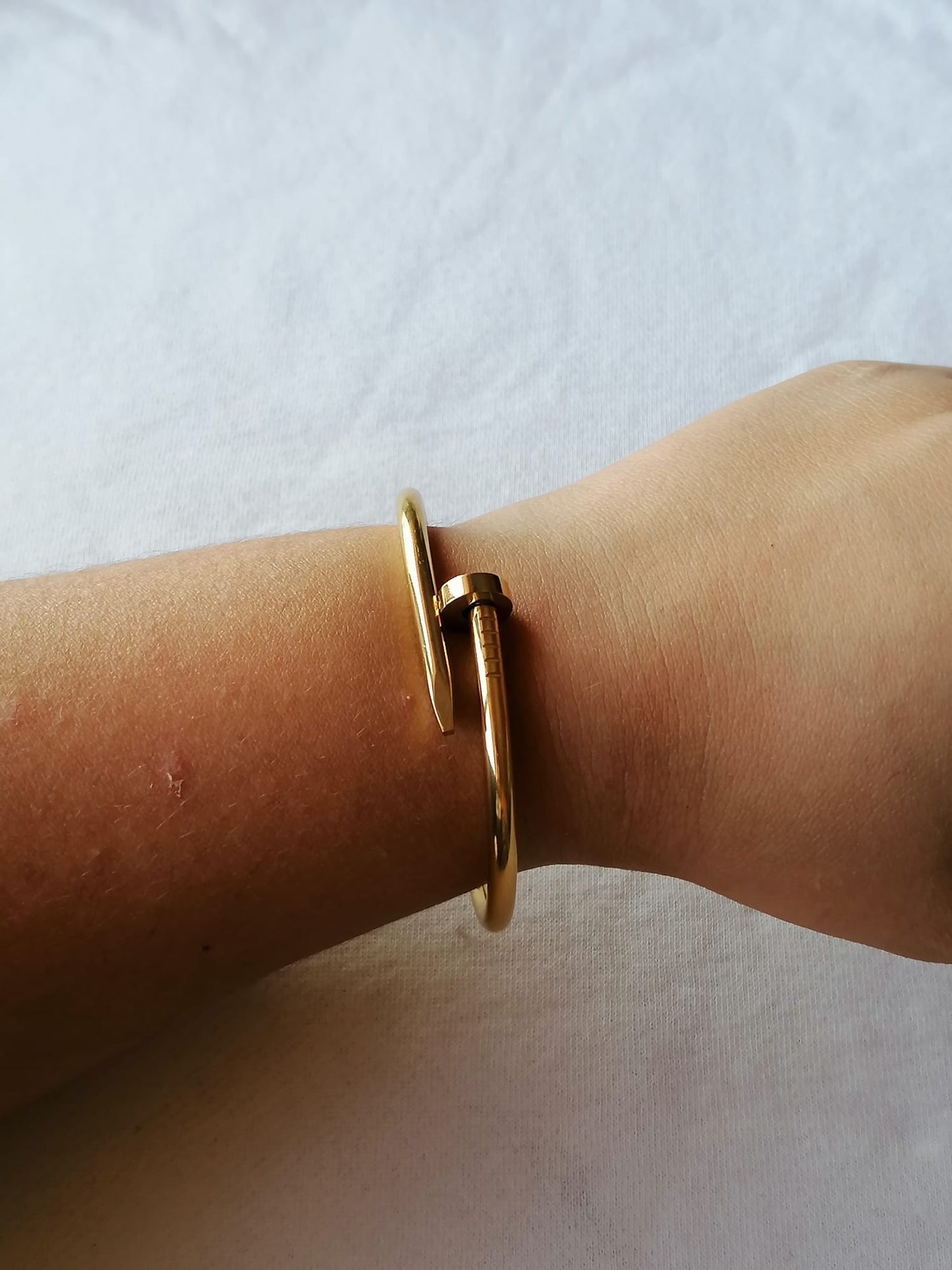 Pulseira de Aço Dourado de Prego Simples
