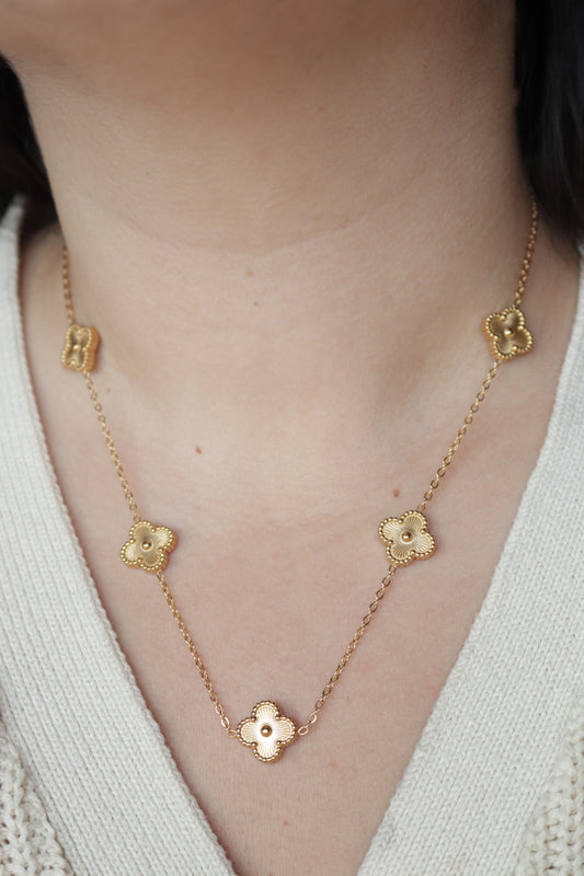 Colar de Aço Dourado de 5 Trevos