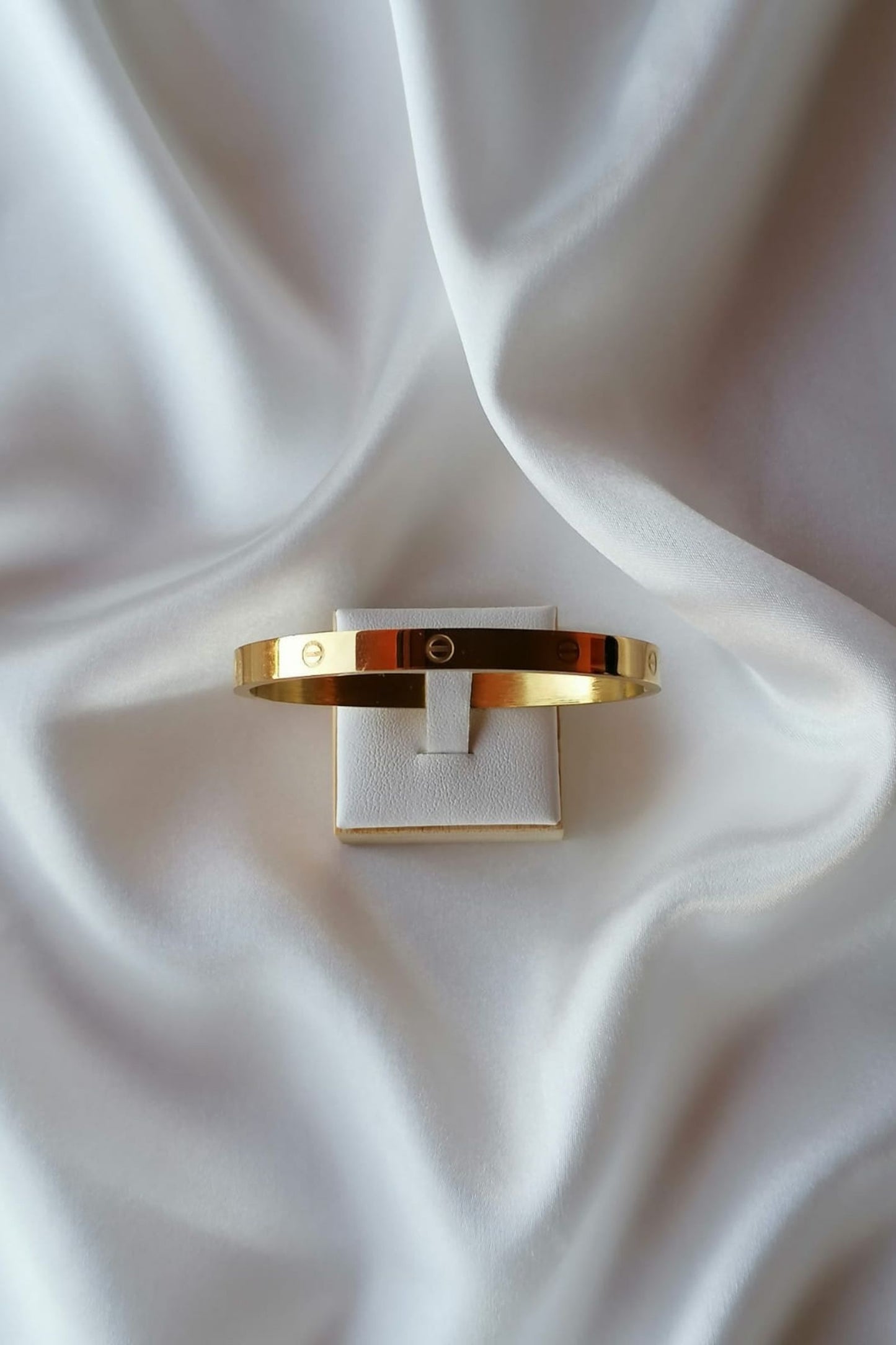 Pulseira de Aço Dourado Rígida Simples