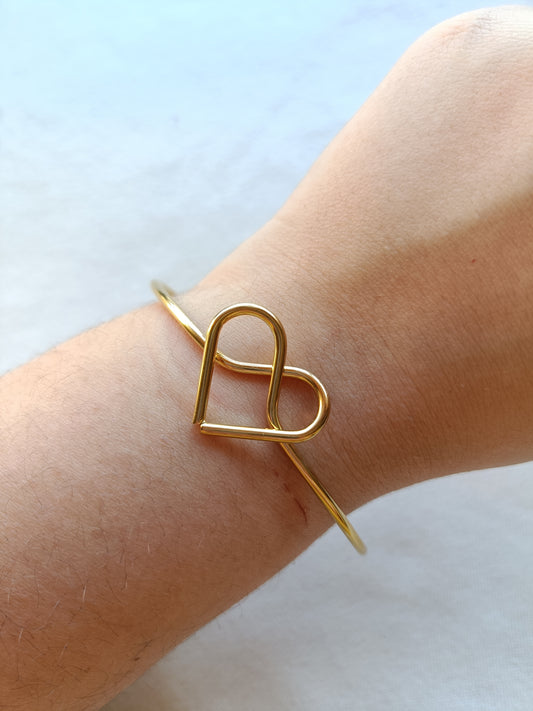 Pulseira de Aço Dourado de Coração Minimalista