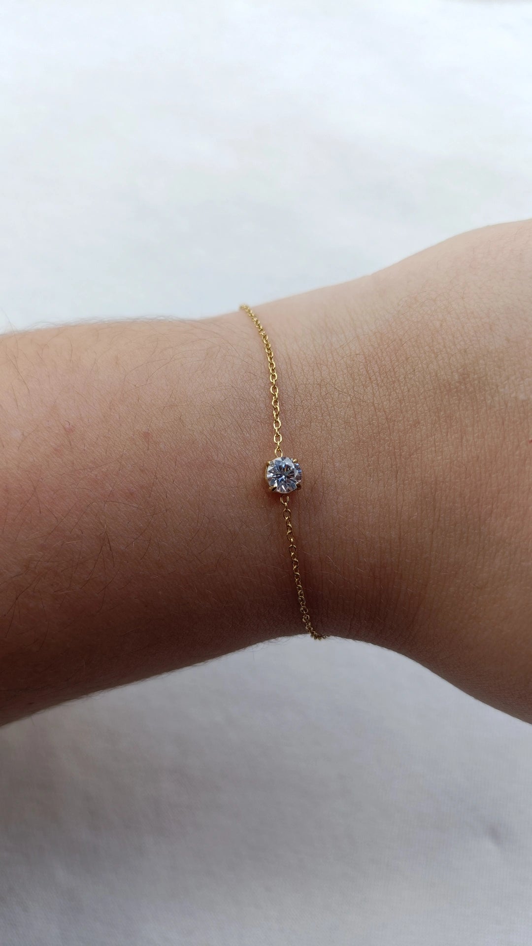 Pulseira de Aço Dourado com Zircônia