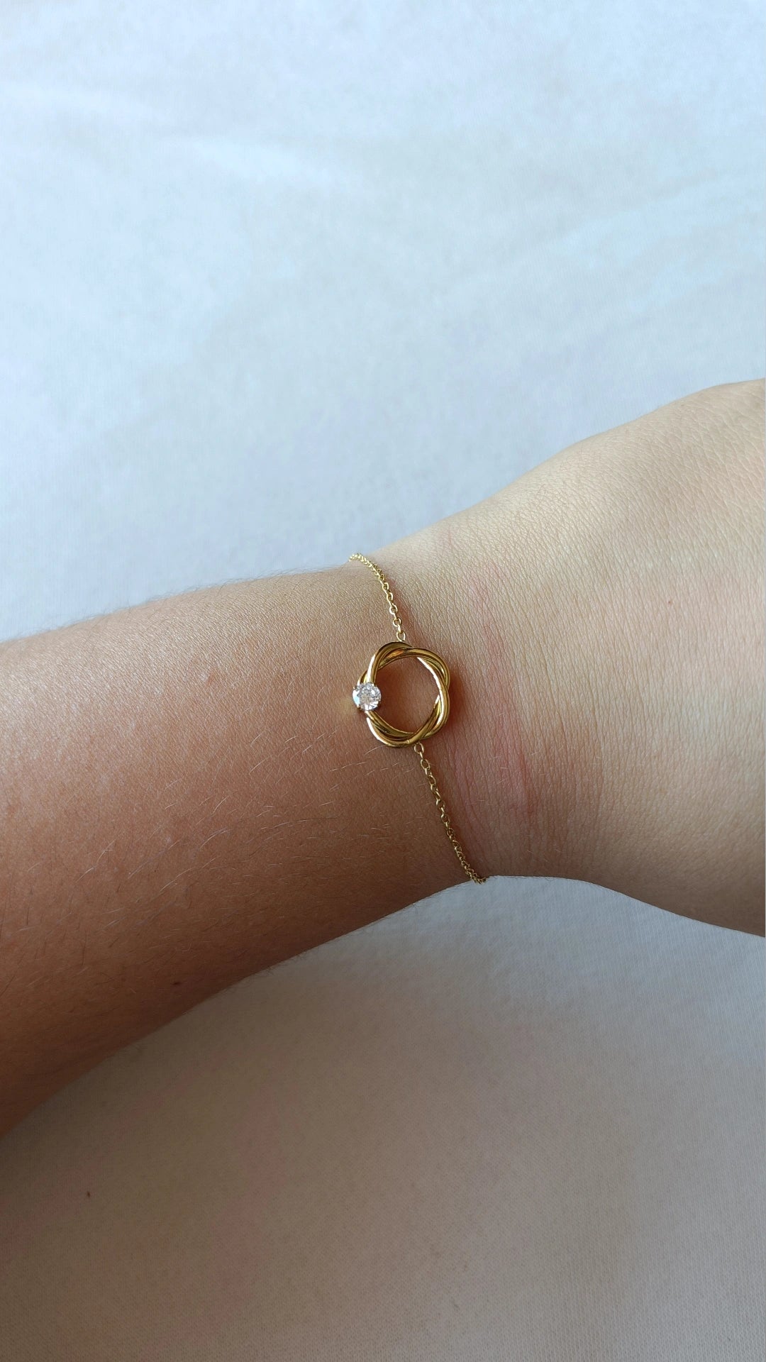 Pulseira de Aço Dourado com Zircónia Branca