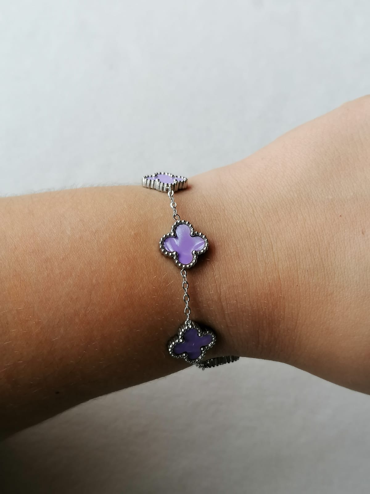 Pulseira de Aço Prateado de 5 Trevos Lilás Madrepérola