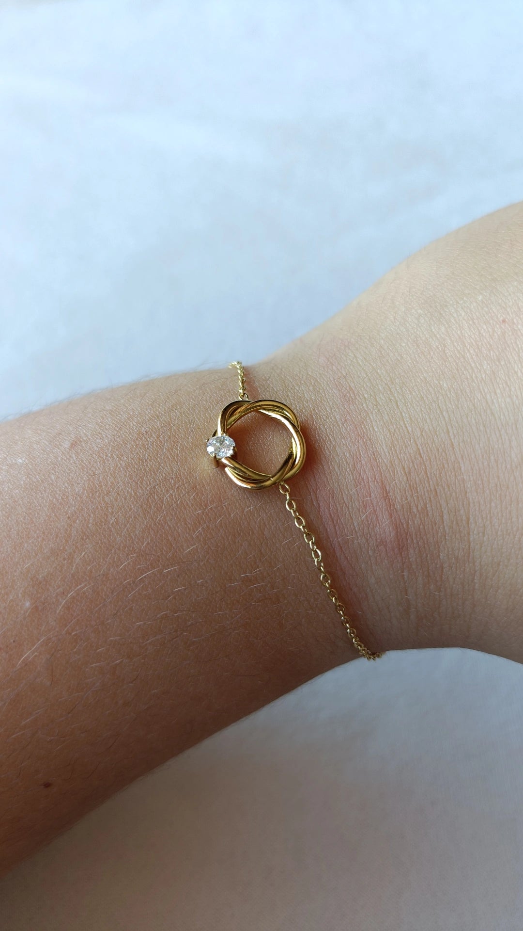 Pulseira de Aço Dourado com Zircónia Branca