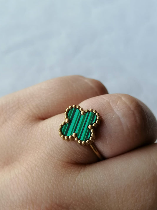 Anel de Aço Dourado de Trevo Verde