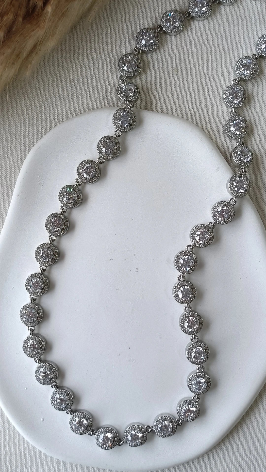 Colar de Aço Prateado Inspiração Swarovski com Zircónias à Volta