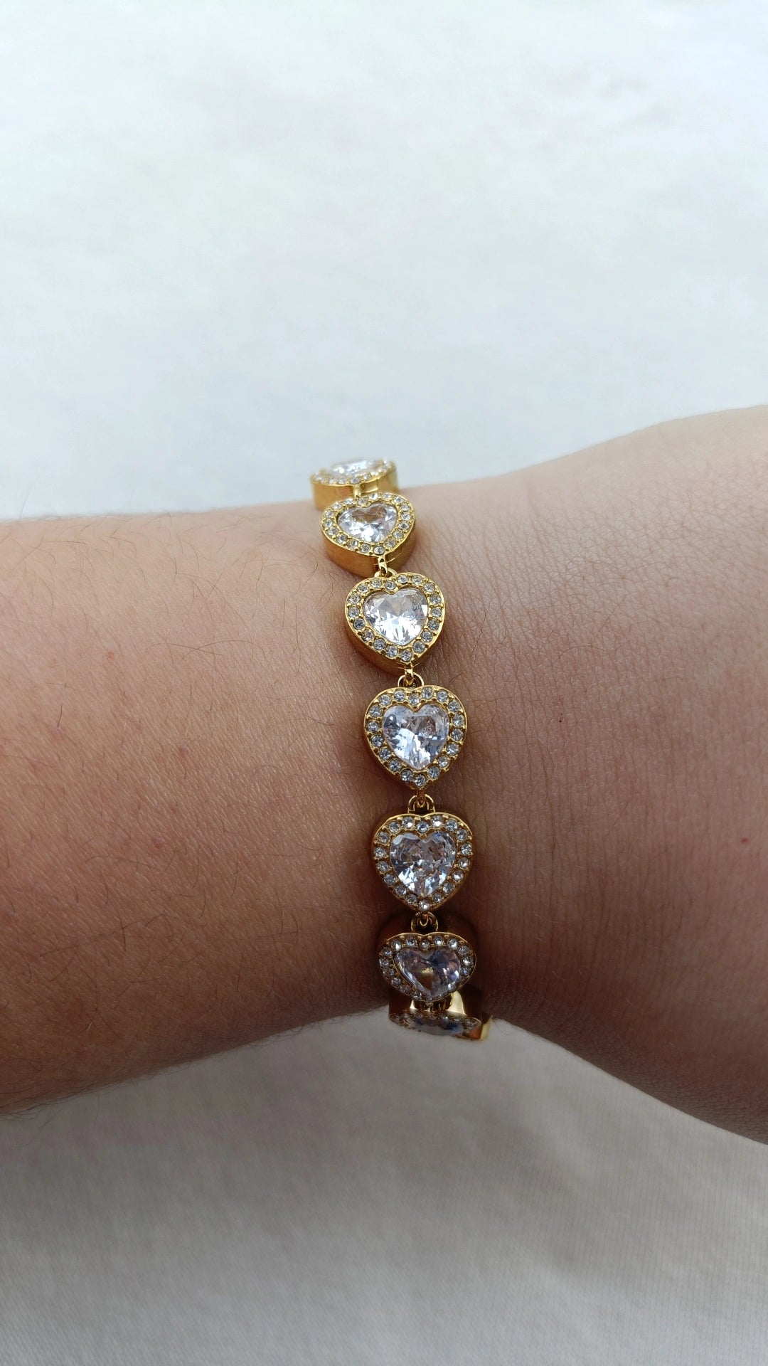 Pulseira de Aço Dourado de Corações Inspiração Swarovski