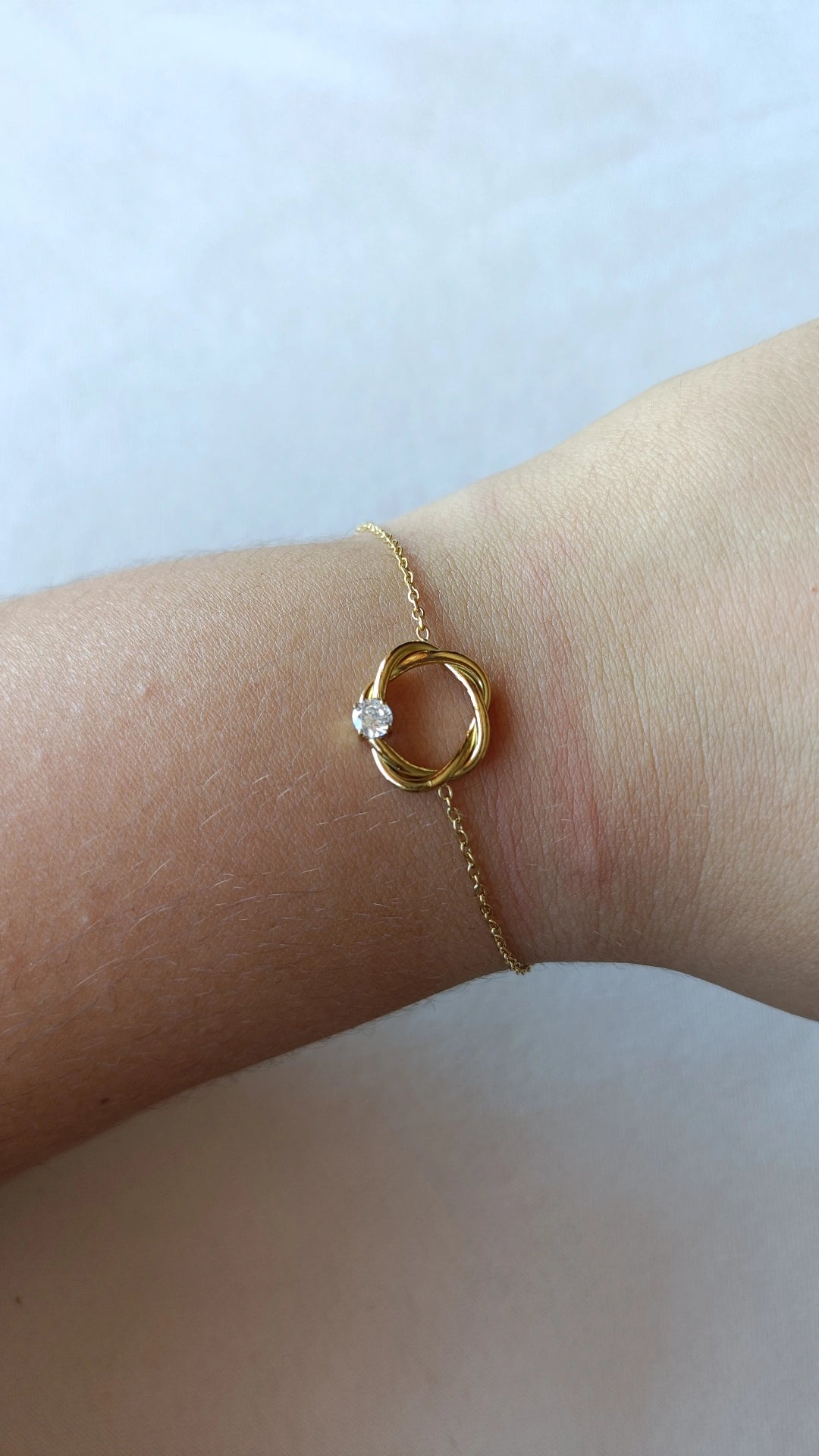 Pulseira de Aço Dourado com Zircónia Branca