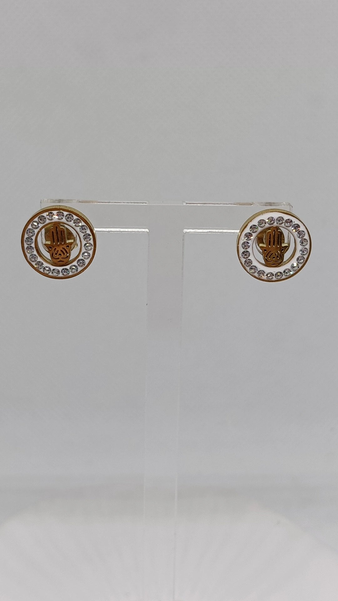 Brincos de Aço Dourado com a Mão