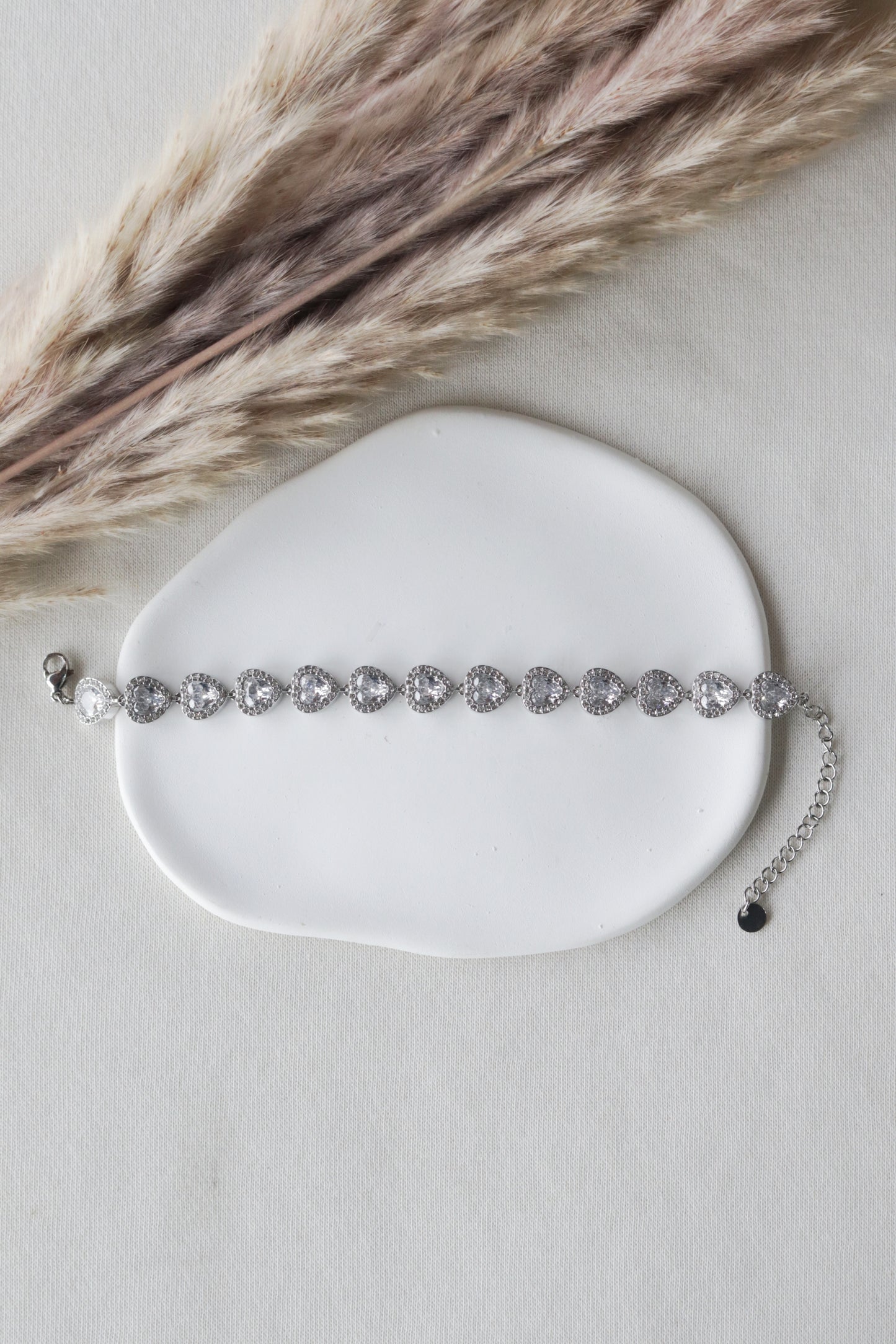 Pulseira de Aço Prateado de Corações Inspiração Swarovski