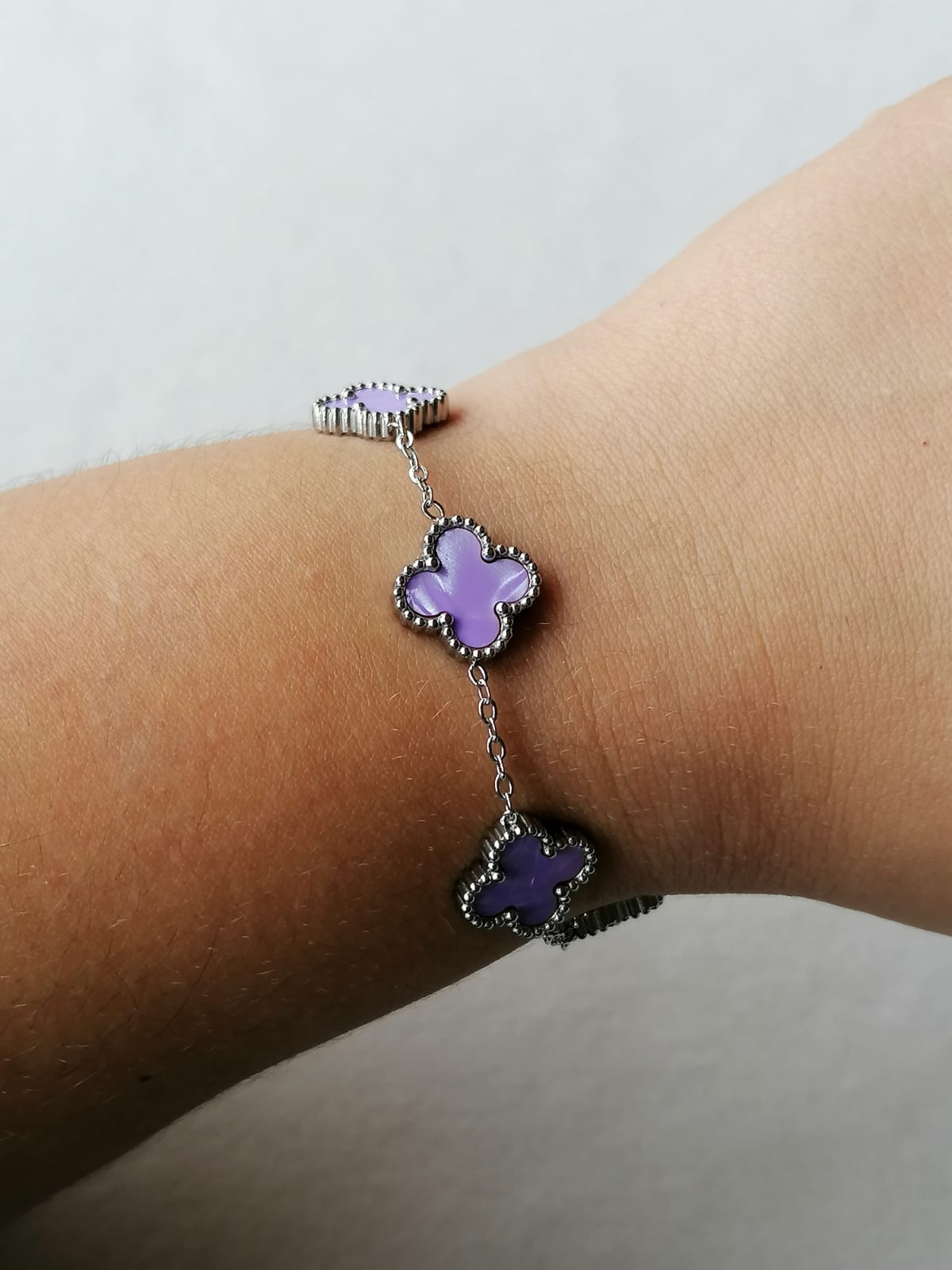 Pulseira de Aço Prateado de 5 Trevos Lilás Madrepérola