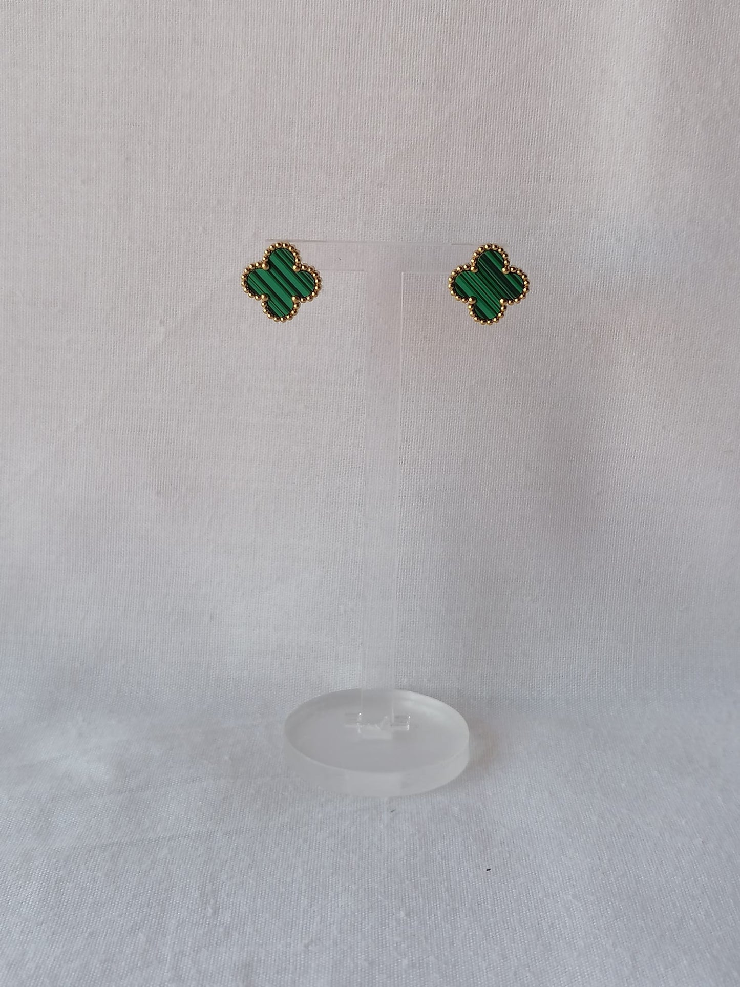 Brincos de Aço Dourado de Trevo Verde