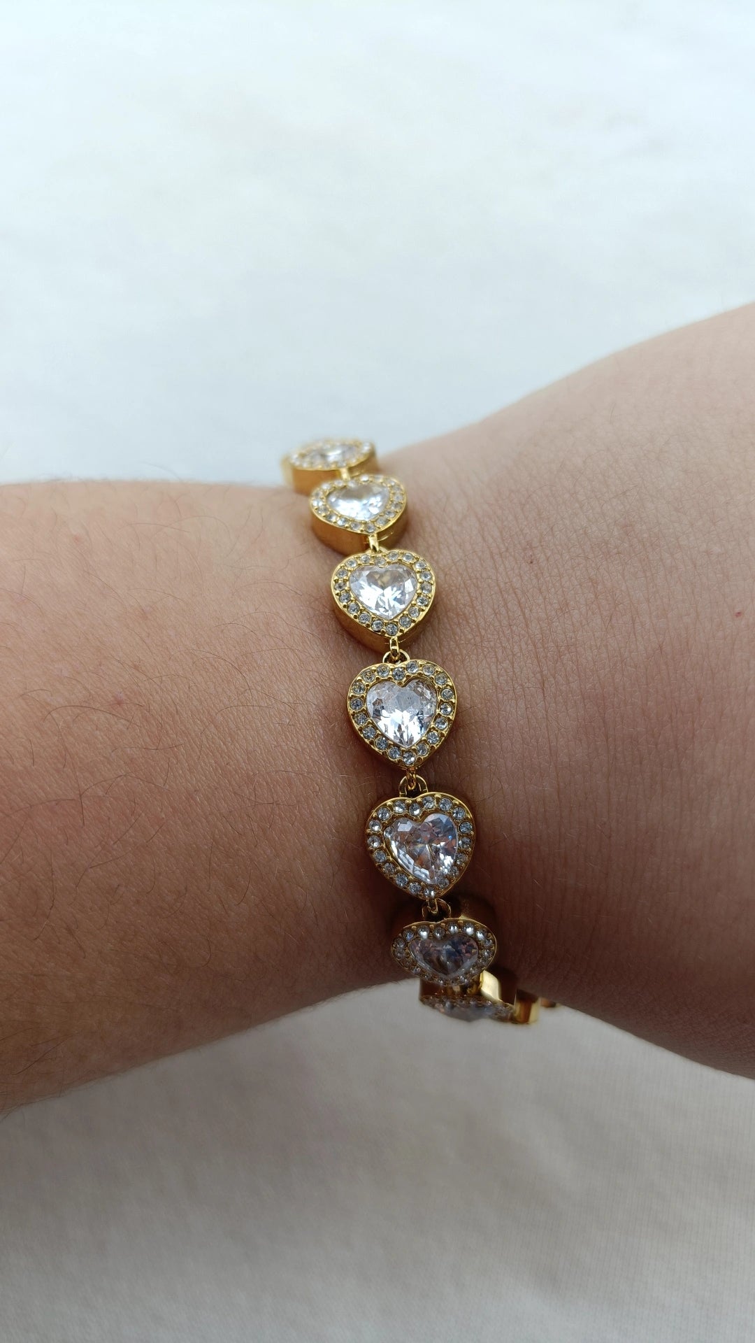 Pulseira de Aço Dourado de Corações Inspiração Swarovski