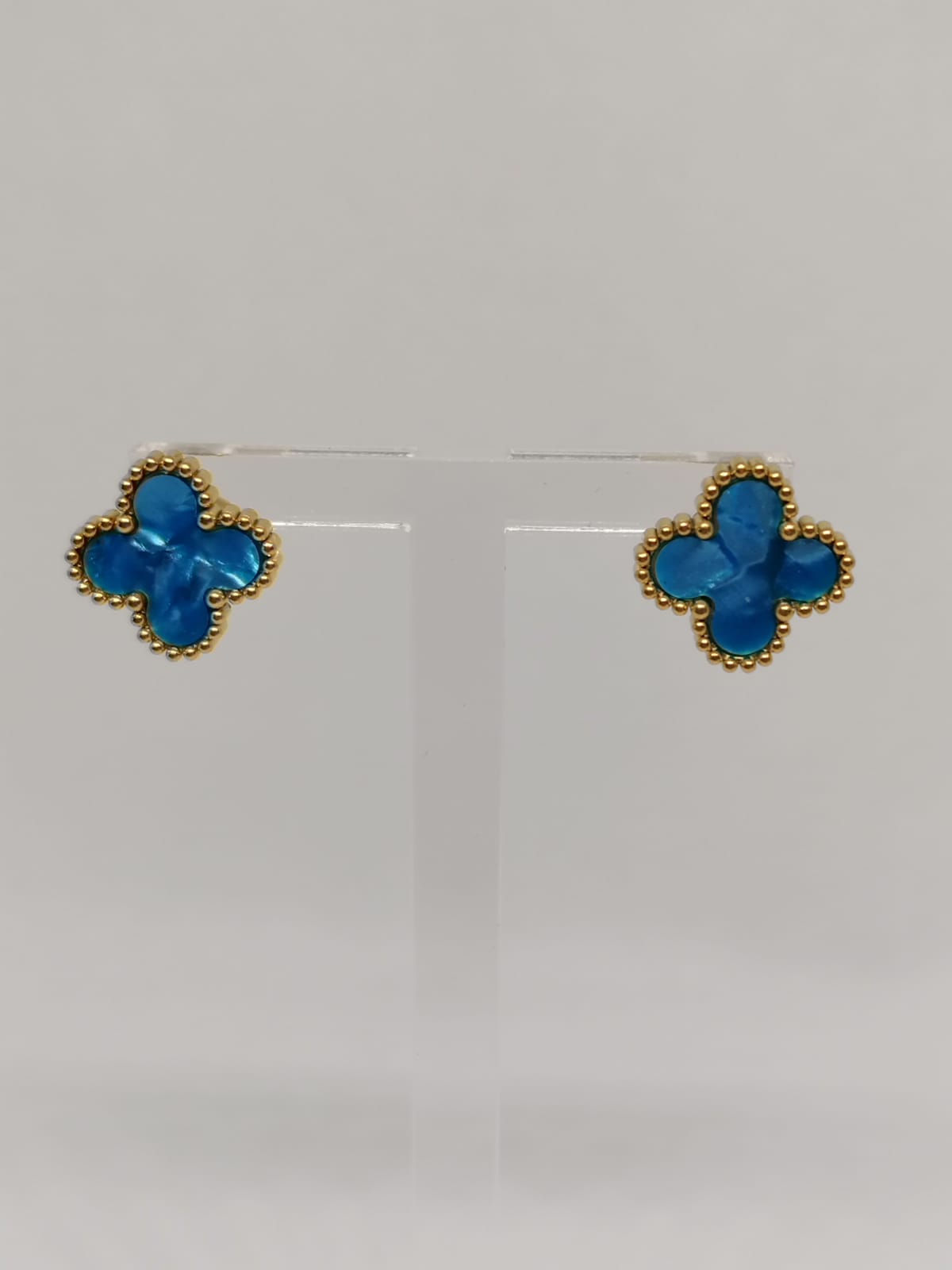 Brincos de Aço Dourado de Trevos Azul Madrepérola