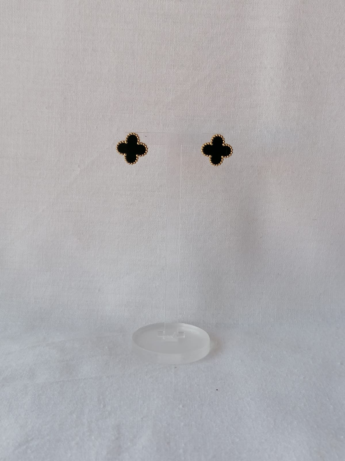Brincos de Aço Dourado de Trevo Preto