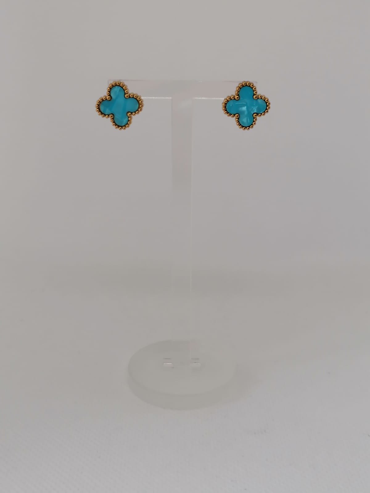 Brincos de Aço Dourado de Trevo Azul Claro Madrepérola
