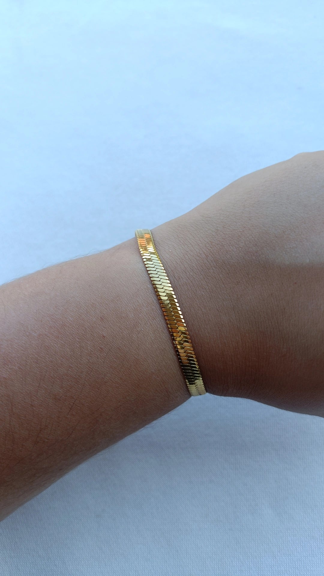 Pulseira de Aço Dourado de Malha Média Lisa