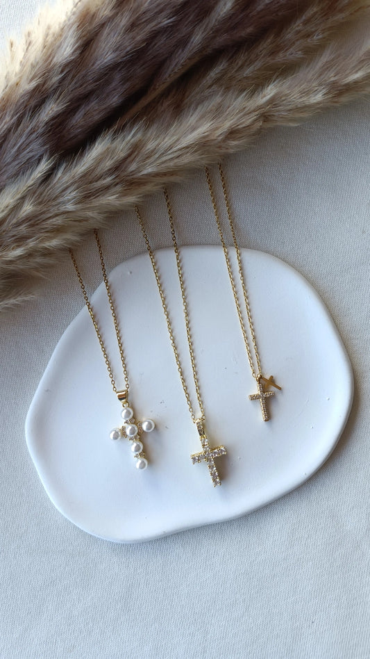 Colar de Aço Dourado da Cruz