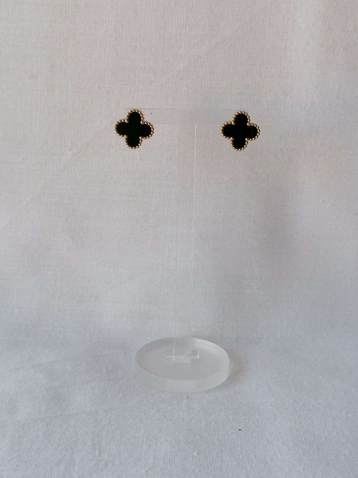 Brincos de Aço Dourado de Trevo Preto