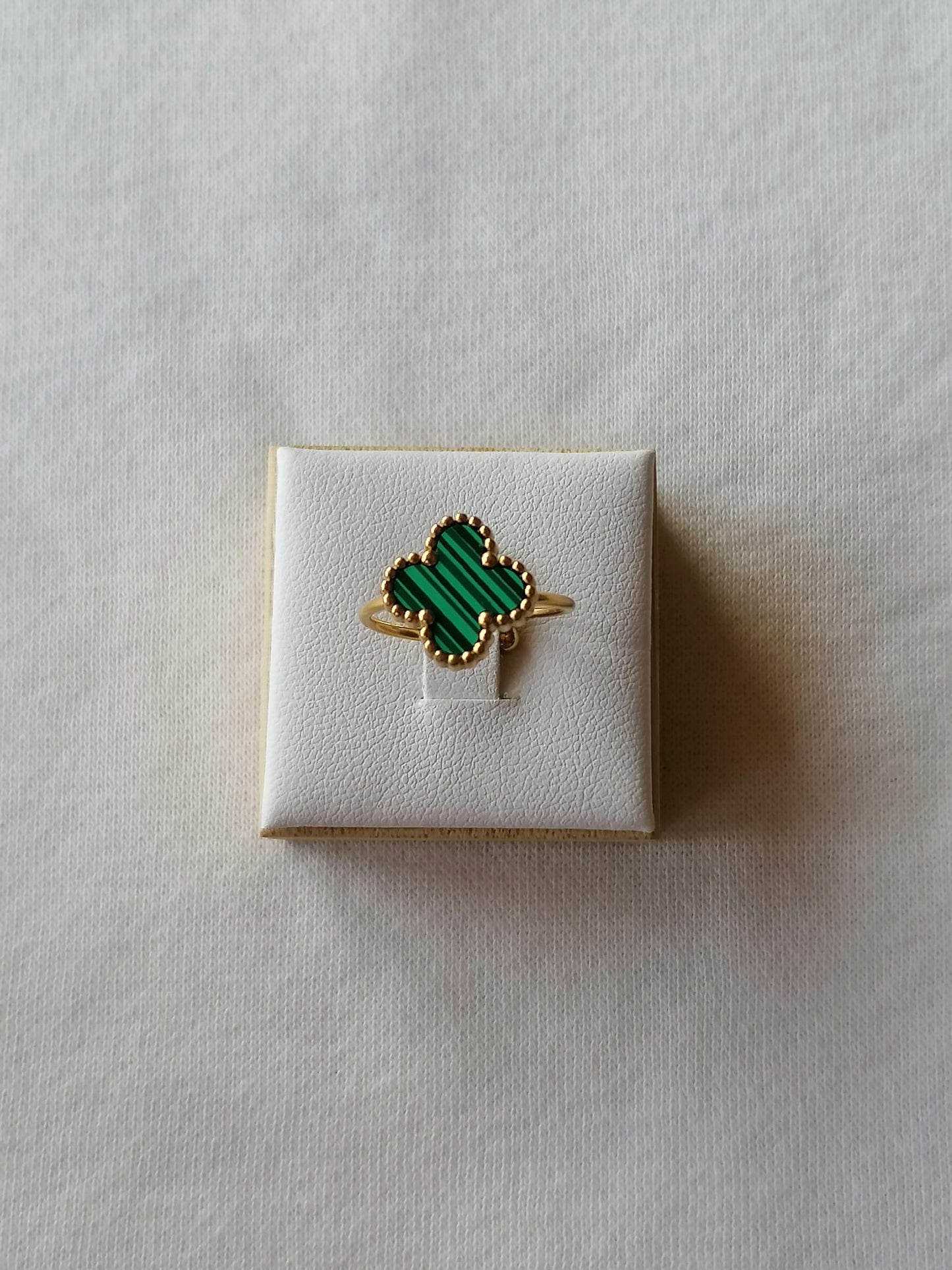 Anel de Aço Dourado de Trevo Verde