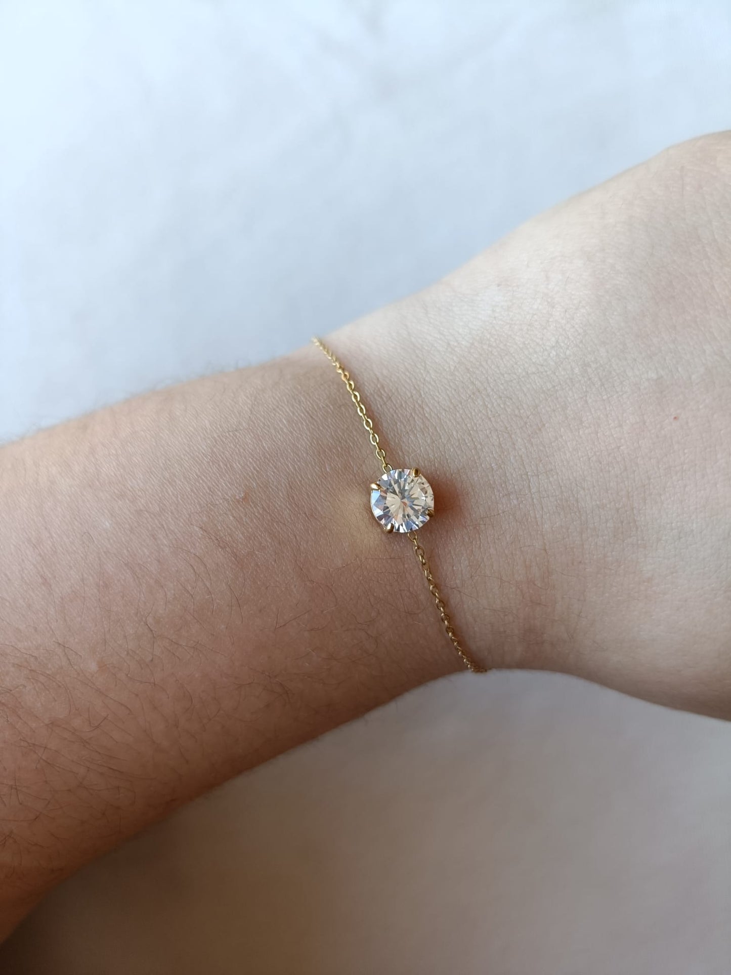 Pulseira de Aço Dourado com Zircónica Branca