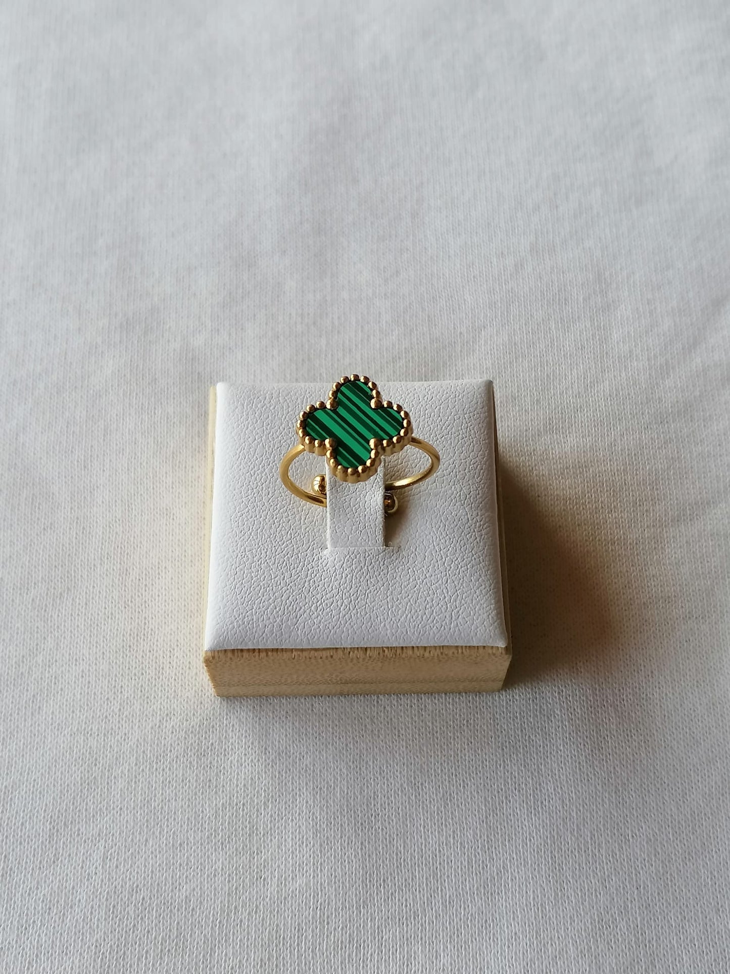 Anel de Aço Dourado de Trevo Verde