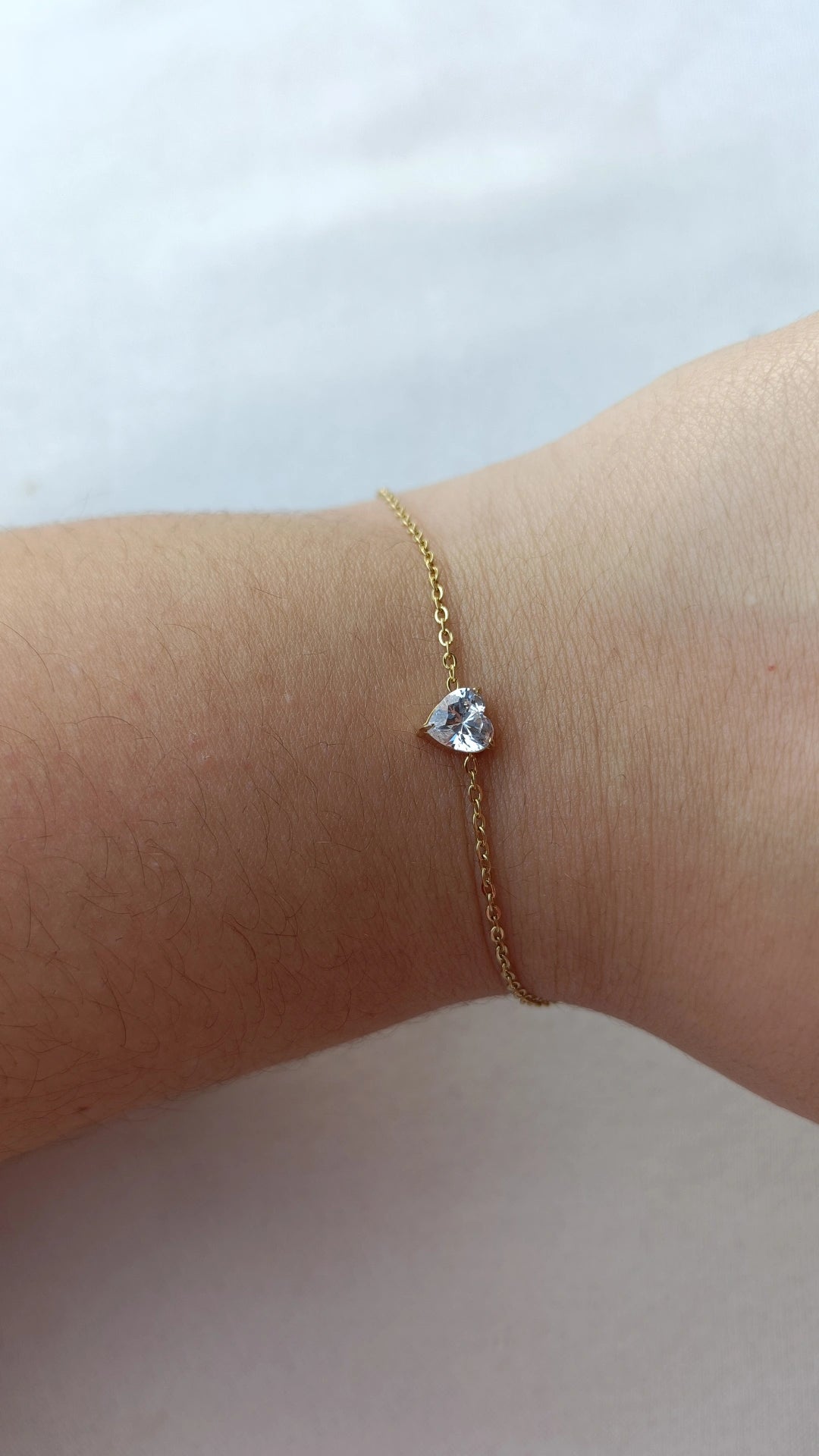 Pulseira de Aço Dourado de Coração Pequeno