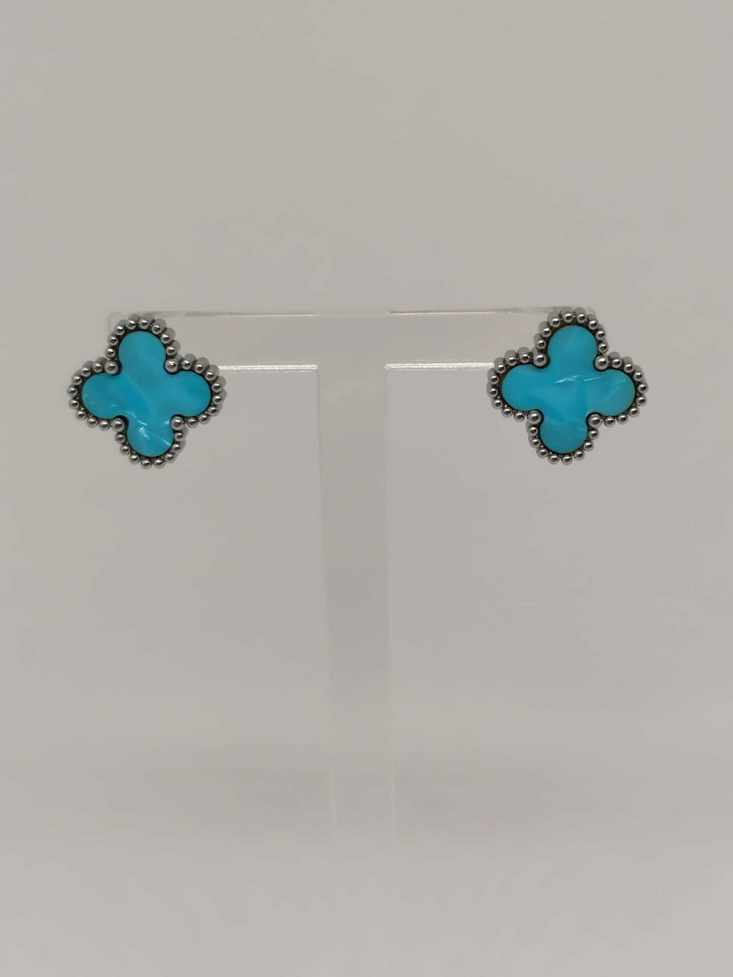Brincos de Aço Prateado de Trevo Azul Claro Madrepérola