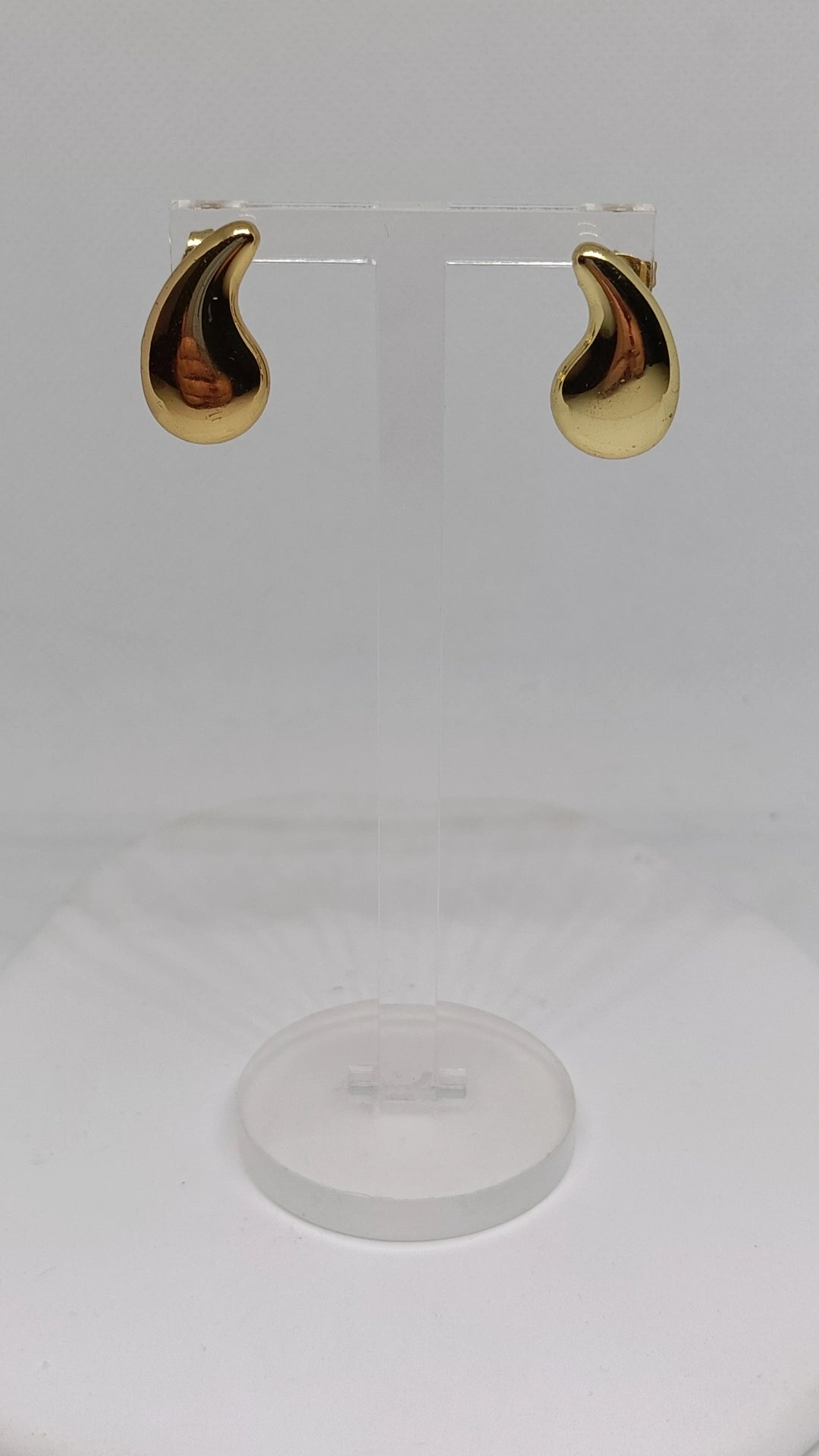 Brincos de Aço Dourado de Gota