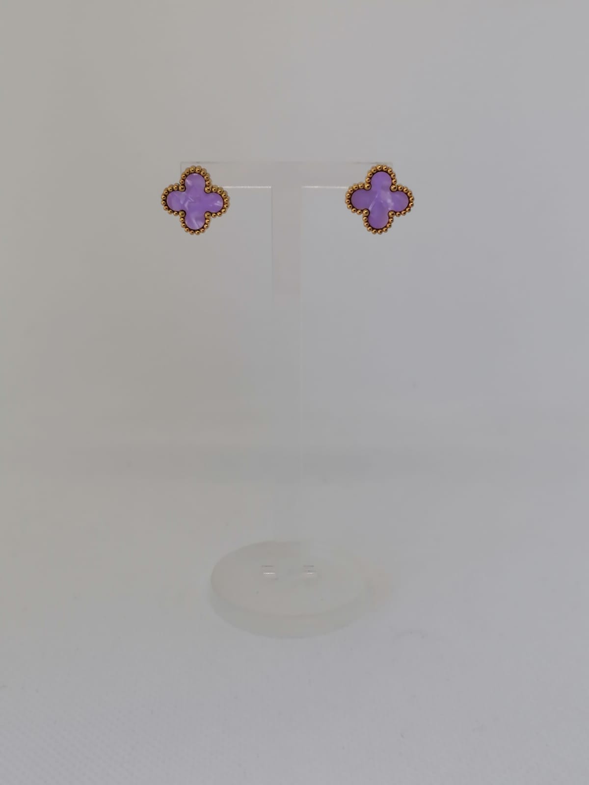 Brincos de Aço Dourado de Trevo Lilás Madrepérola