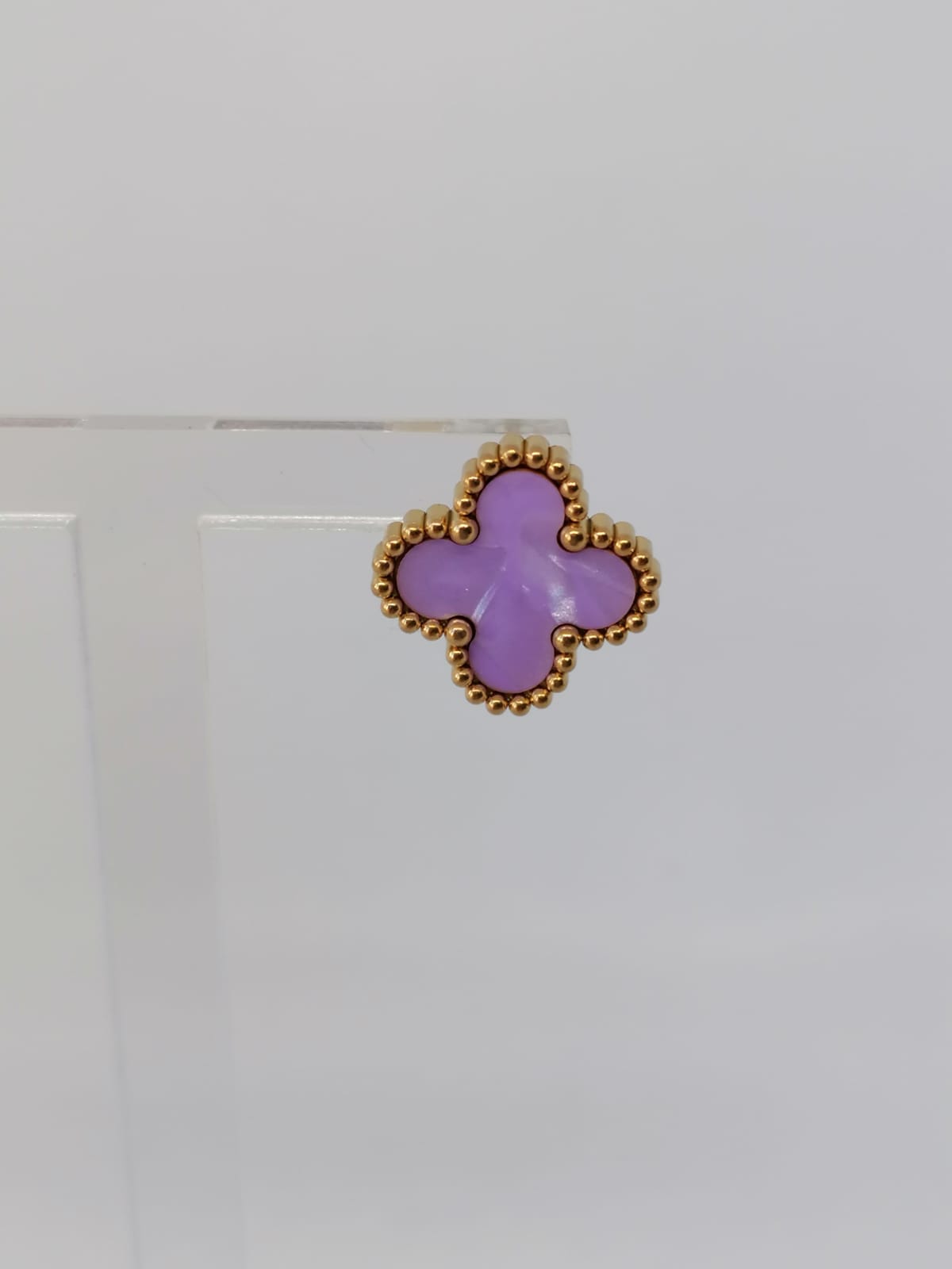 Brincos de Aço Dourado de Trevo Lilás Madrepérola